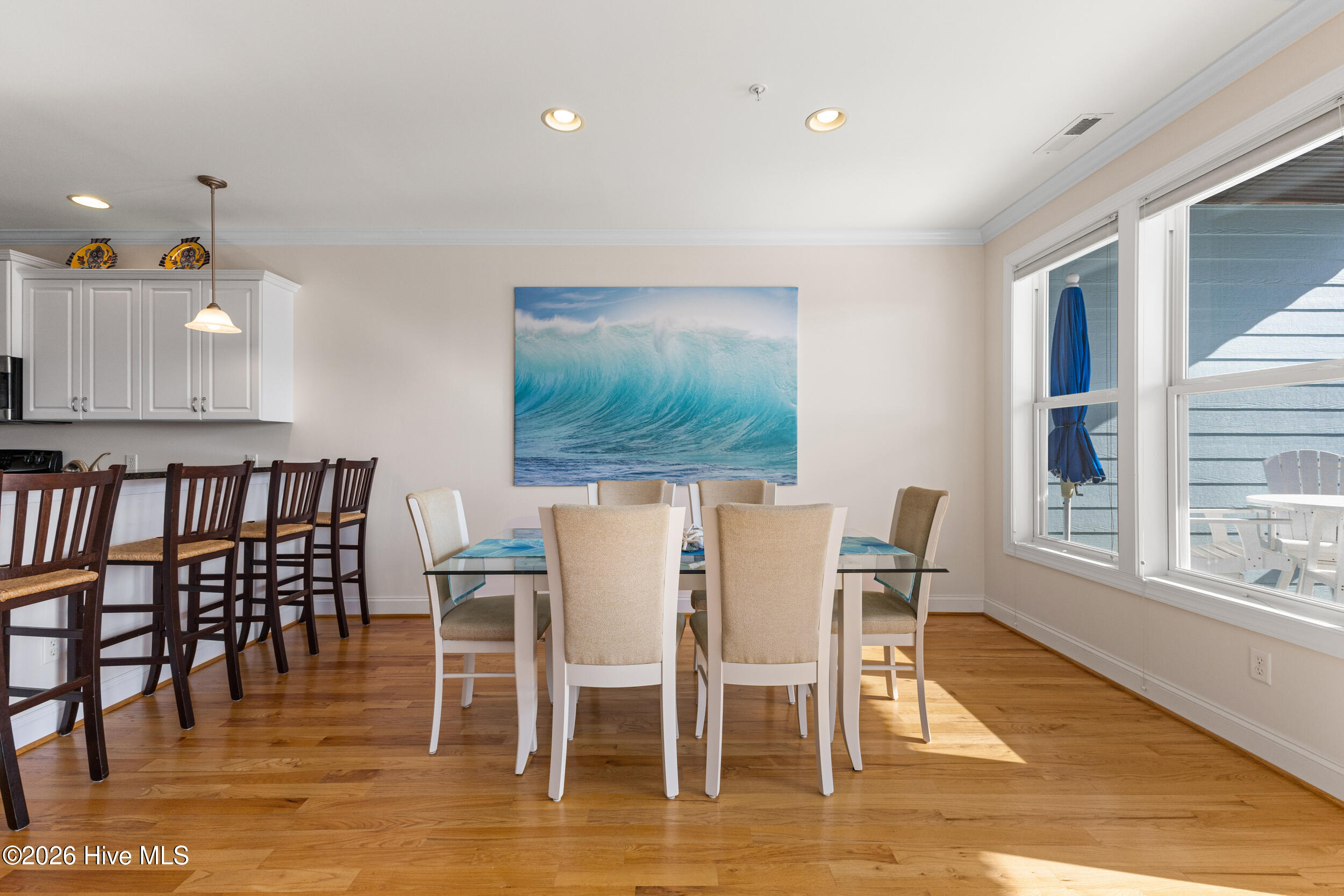 100567123 | Photo 13