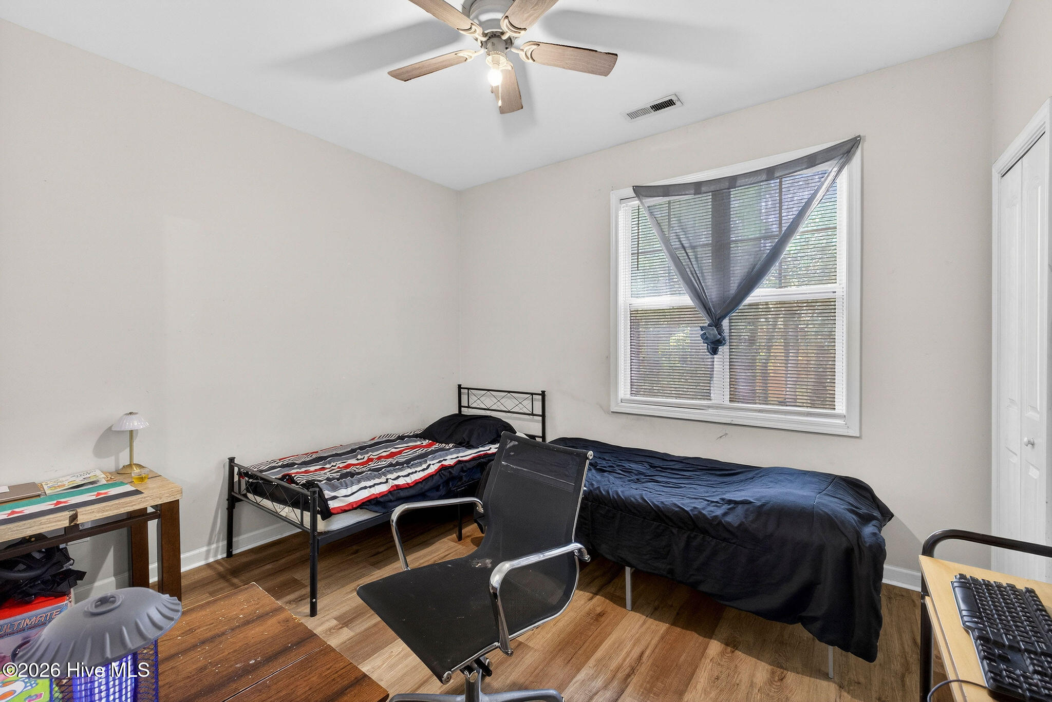 100564267 | Photo 15