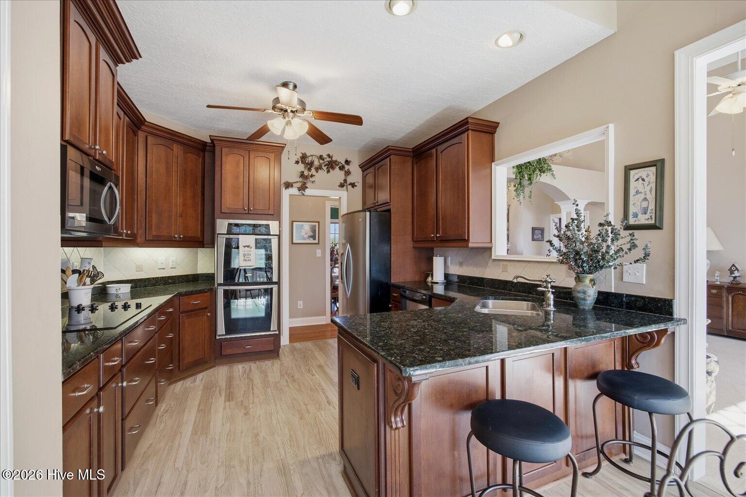 100560950 | Photo 18