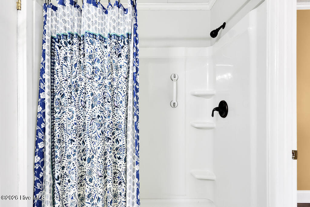 100553001 | Photo 24