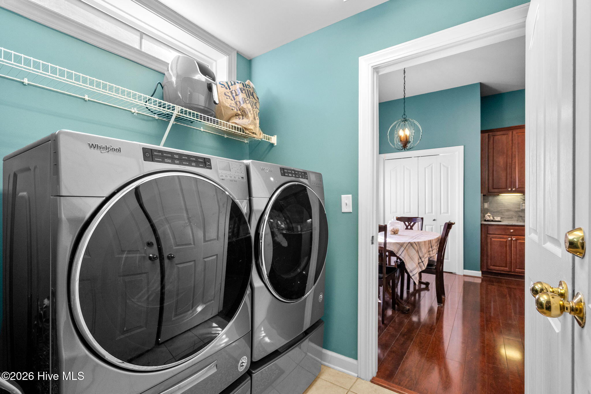 100546321 | Photo 28