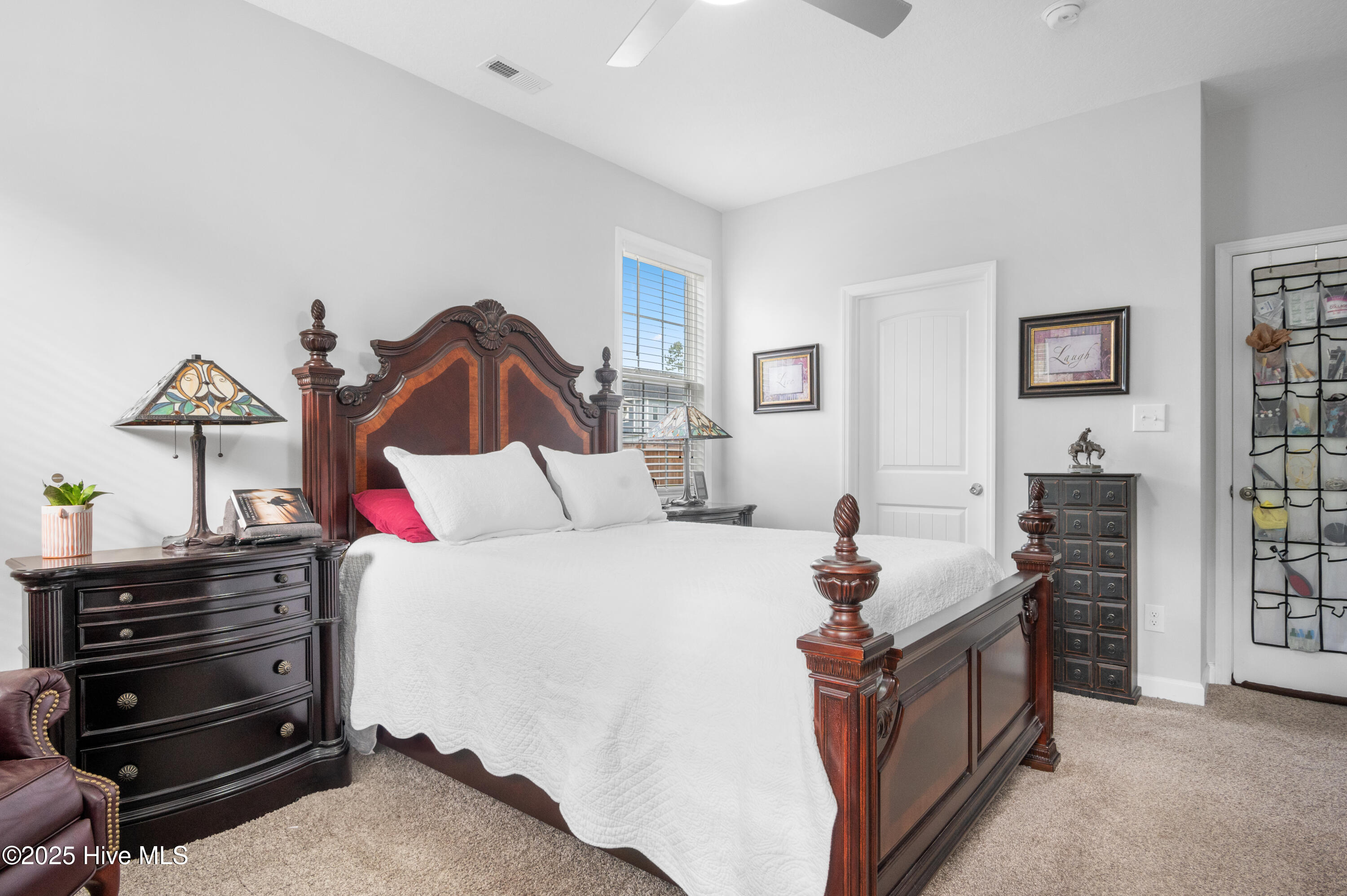 100527902 | Photo 42