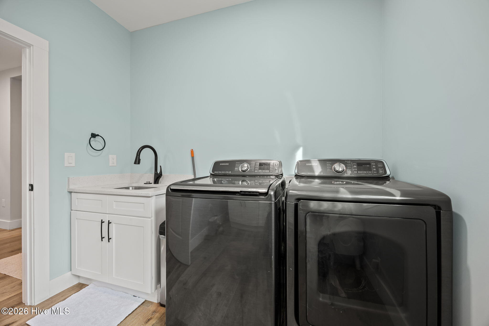 100563547 | Photo 29