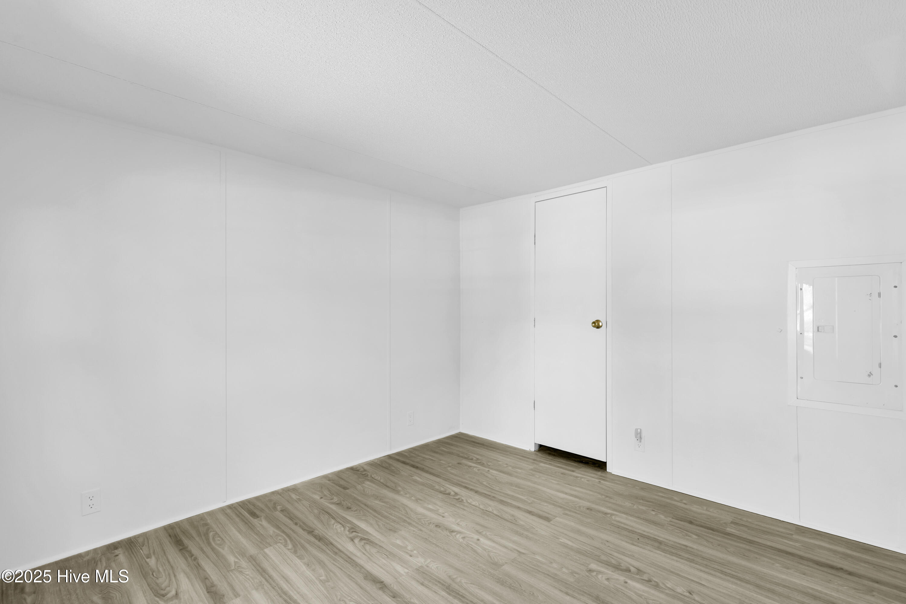 100539663 | Photo 21