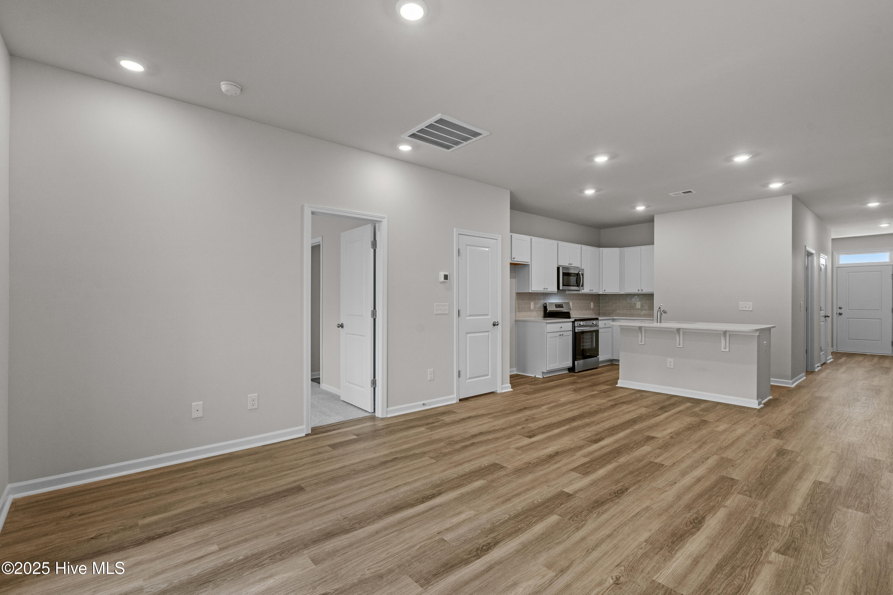 100534504 | Photo 12