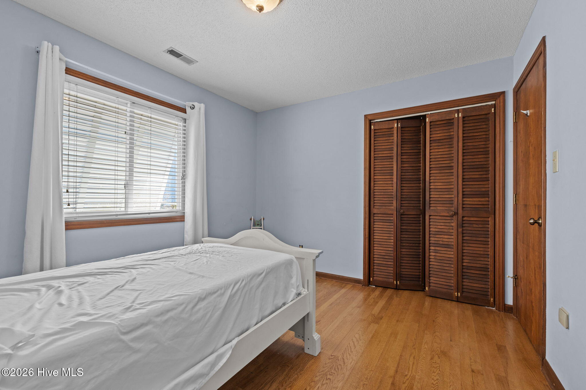 100554841 | Photo 24