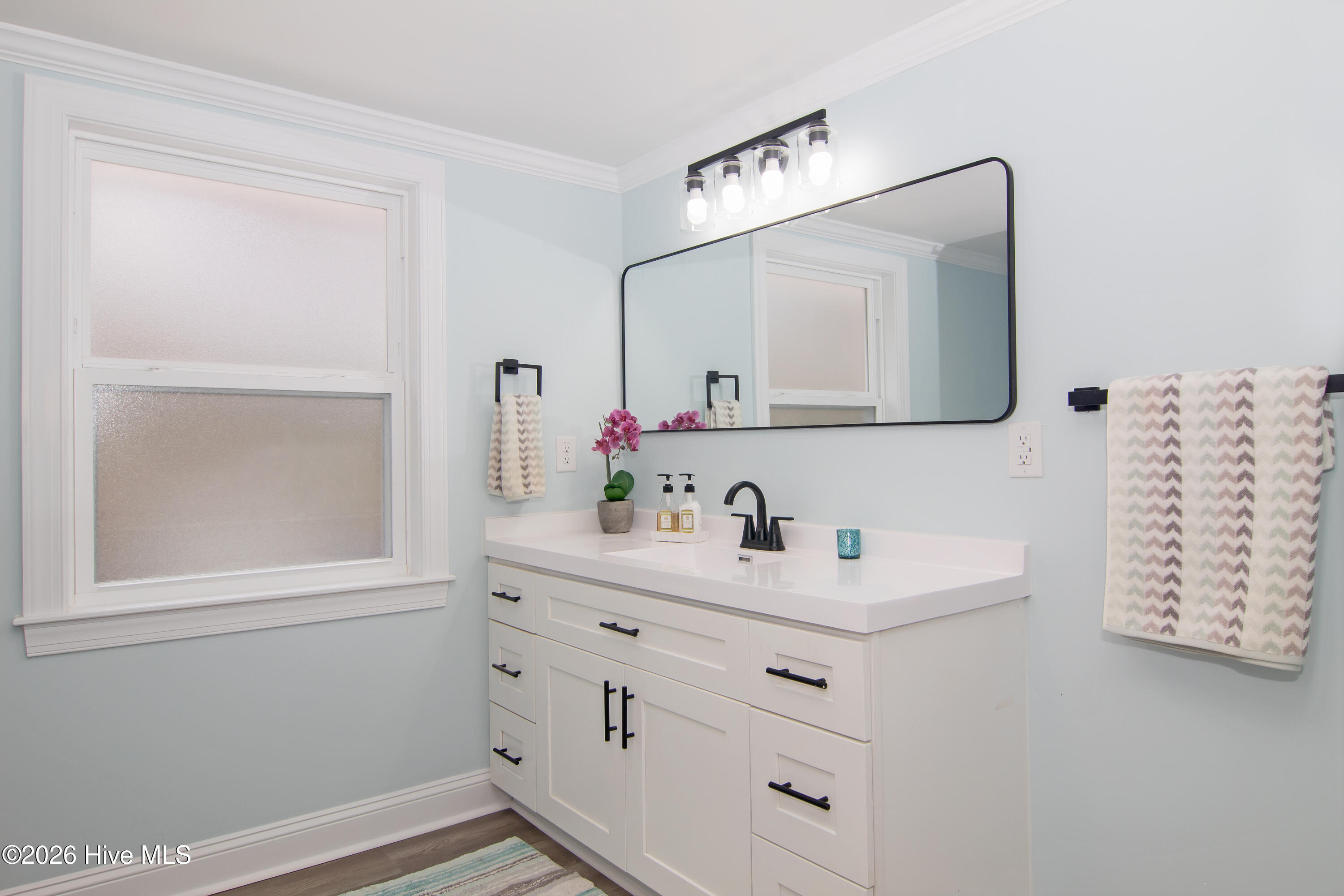 100555298 | Photo 12