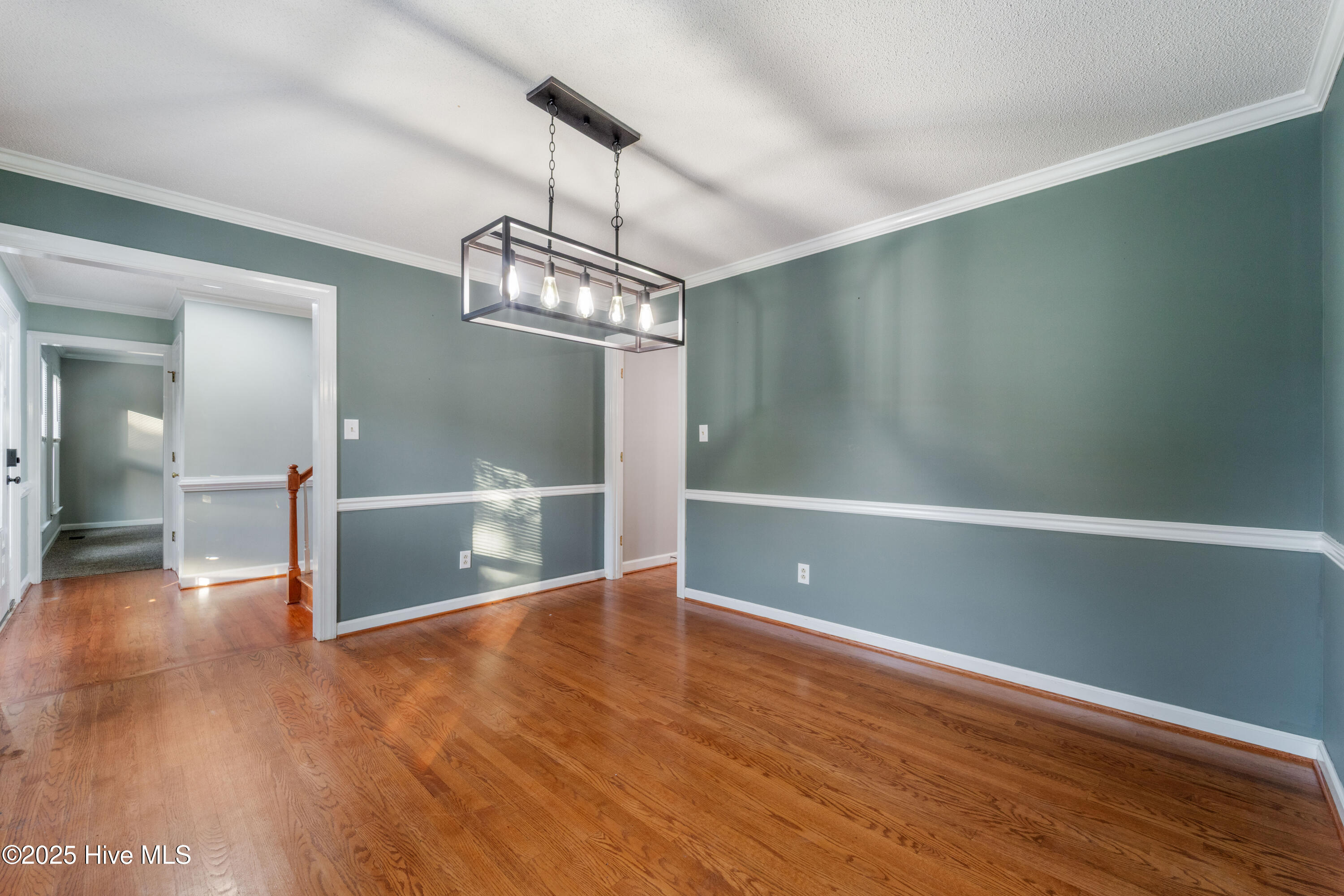 100527968 | Photo 42