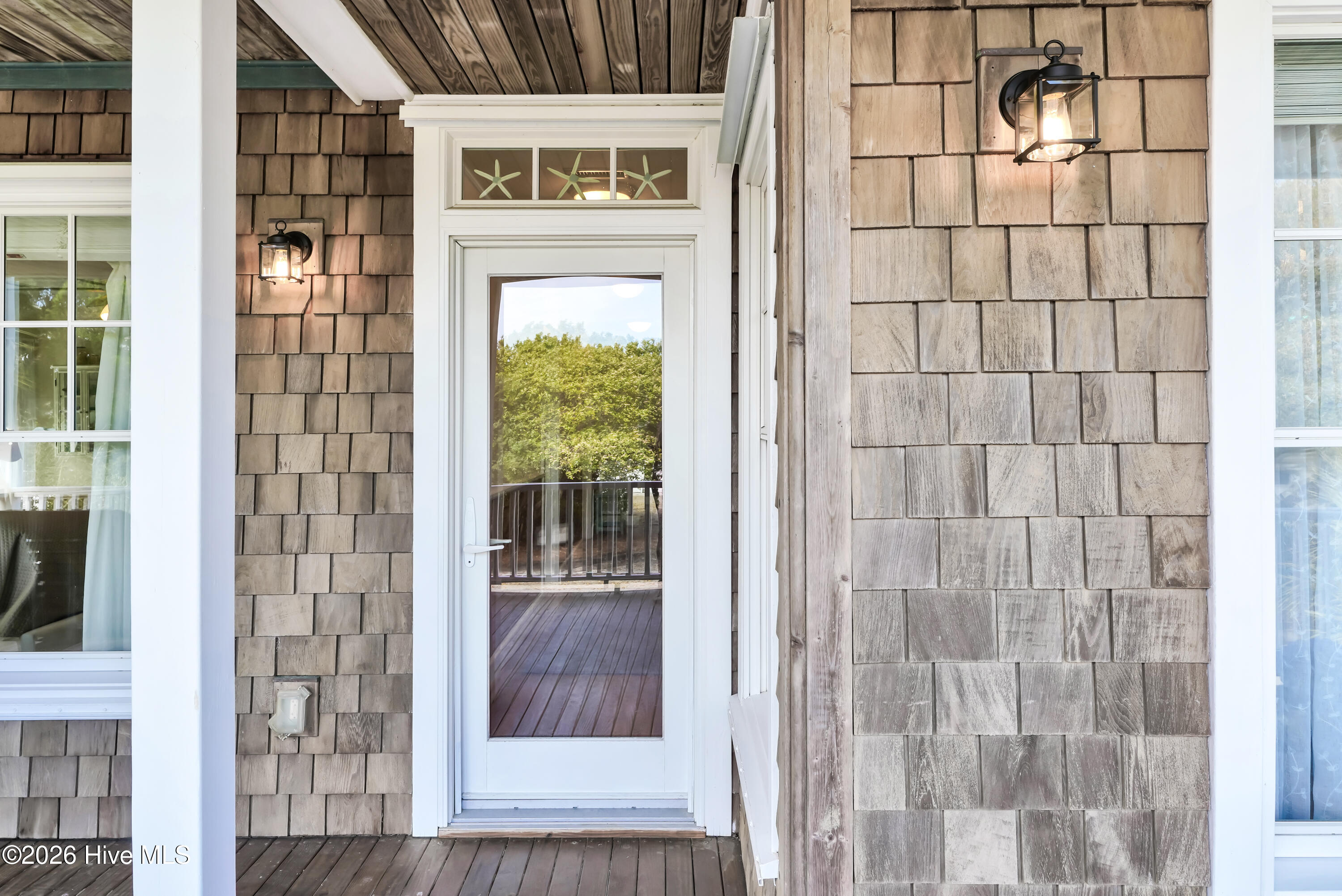 100562457 | Photo 26