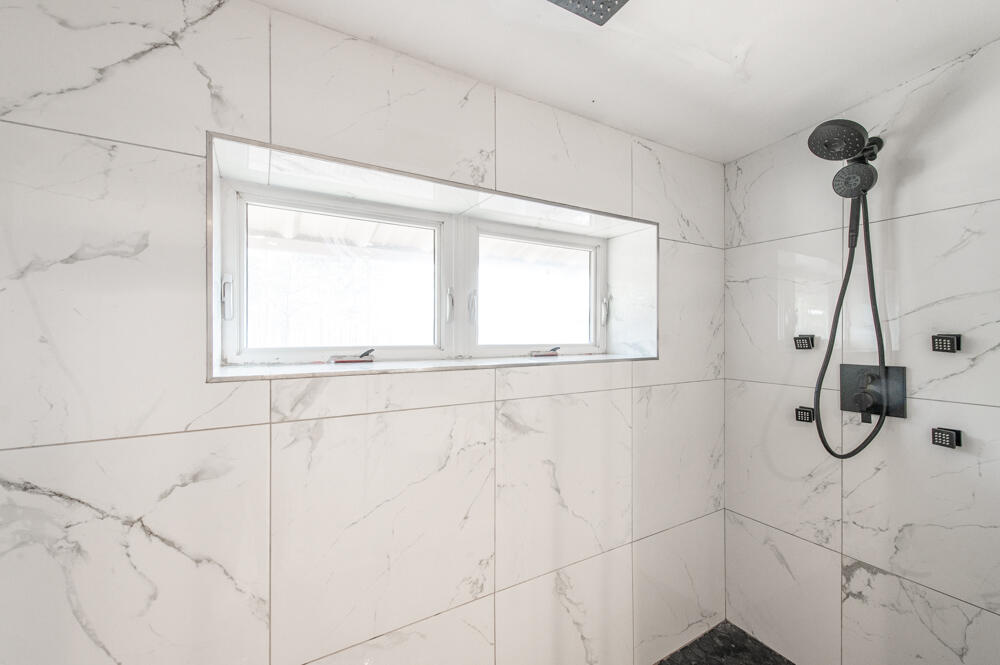 Luxurious Tiled Shower!
