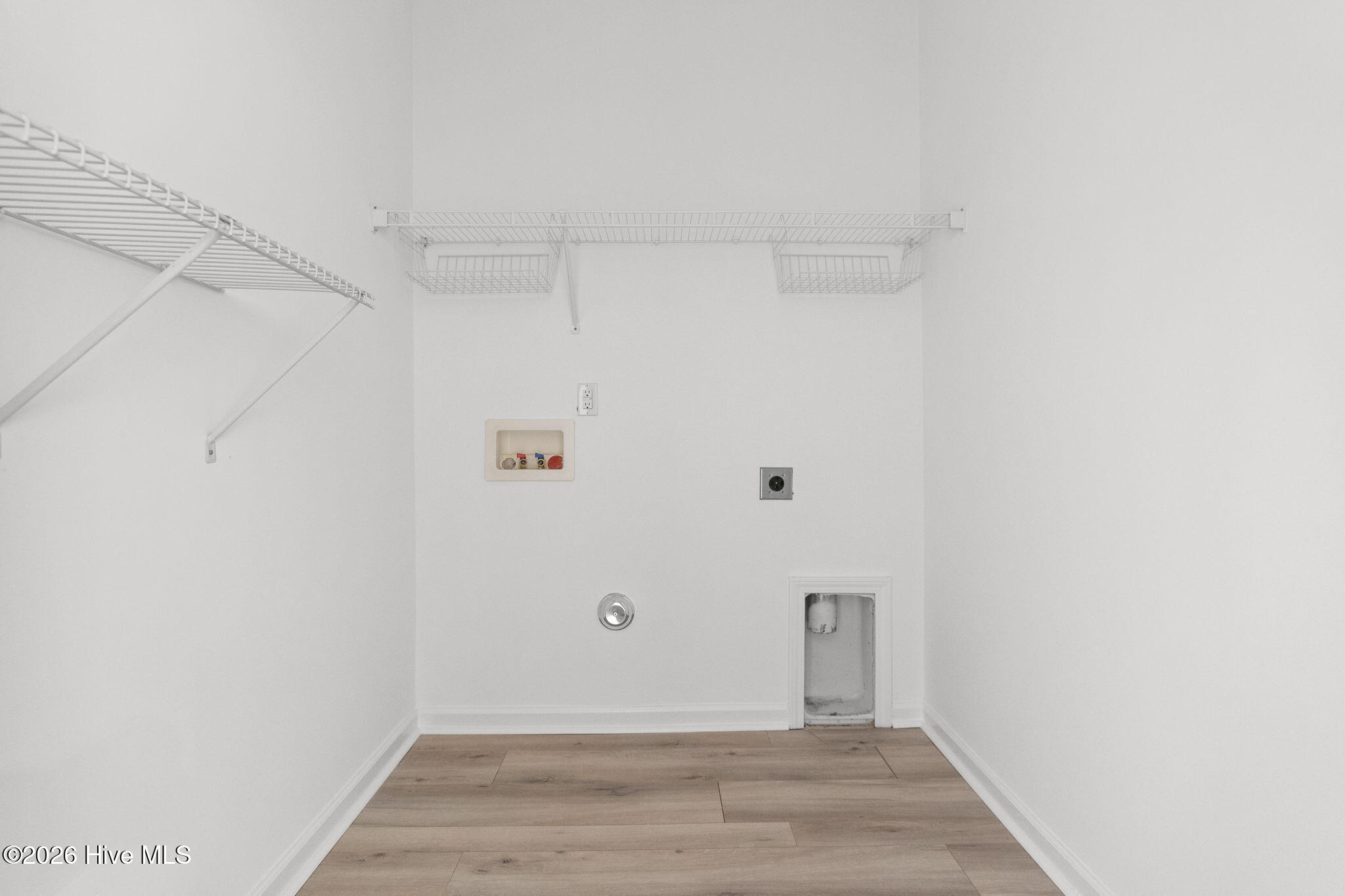 100555628 | Photo 25