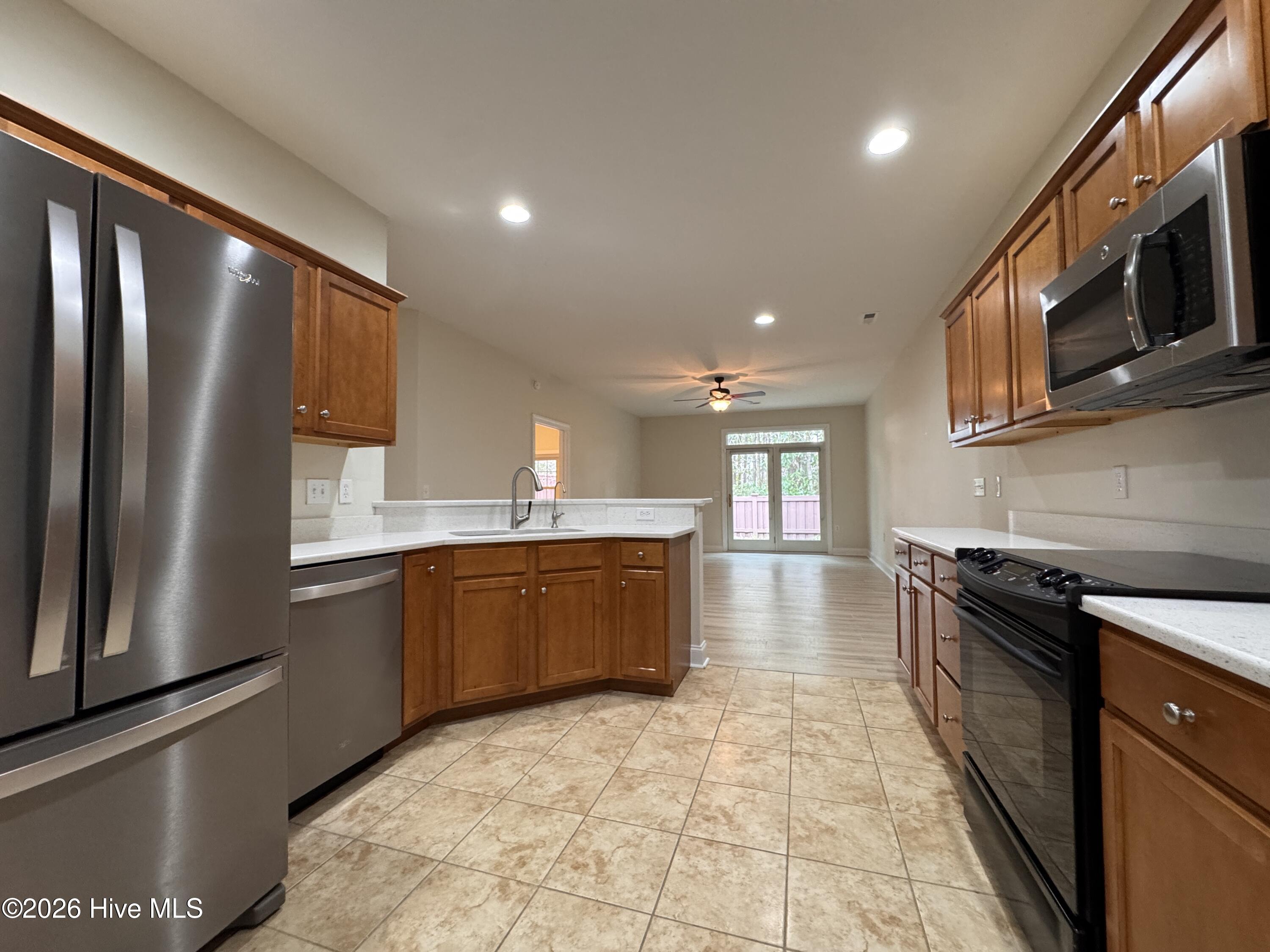 100556492 | Photo 13