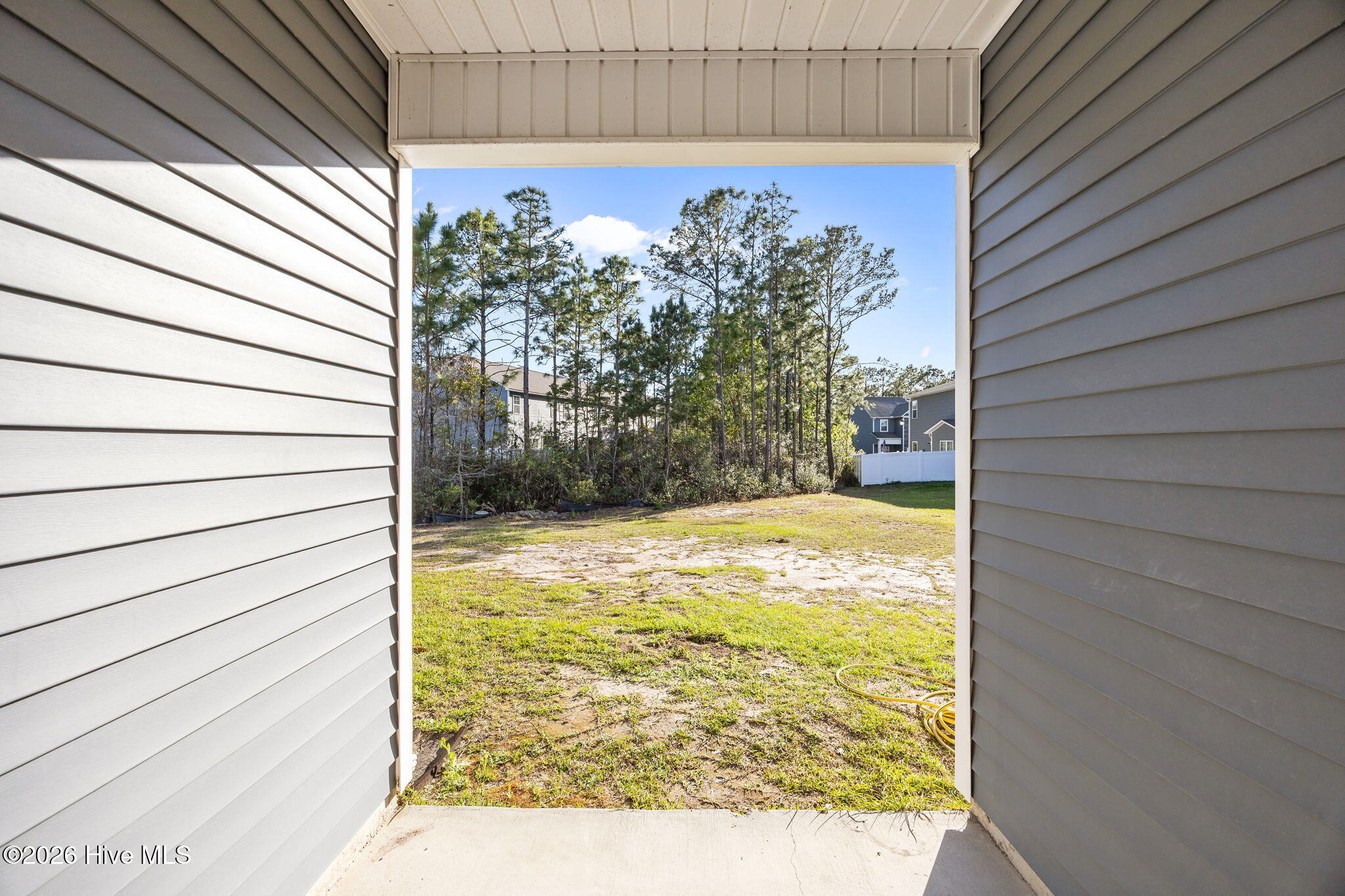 100565324 | Photo 32