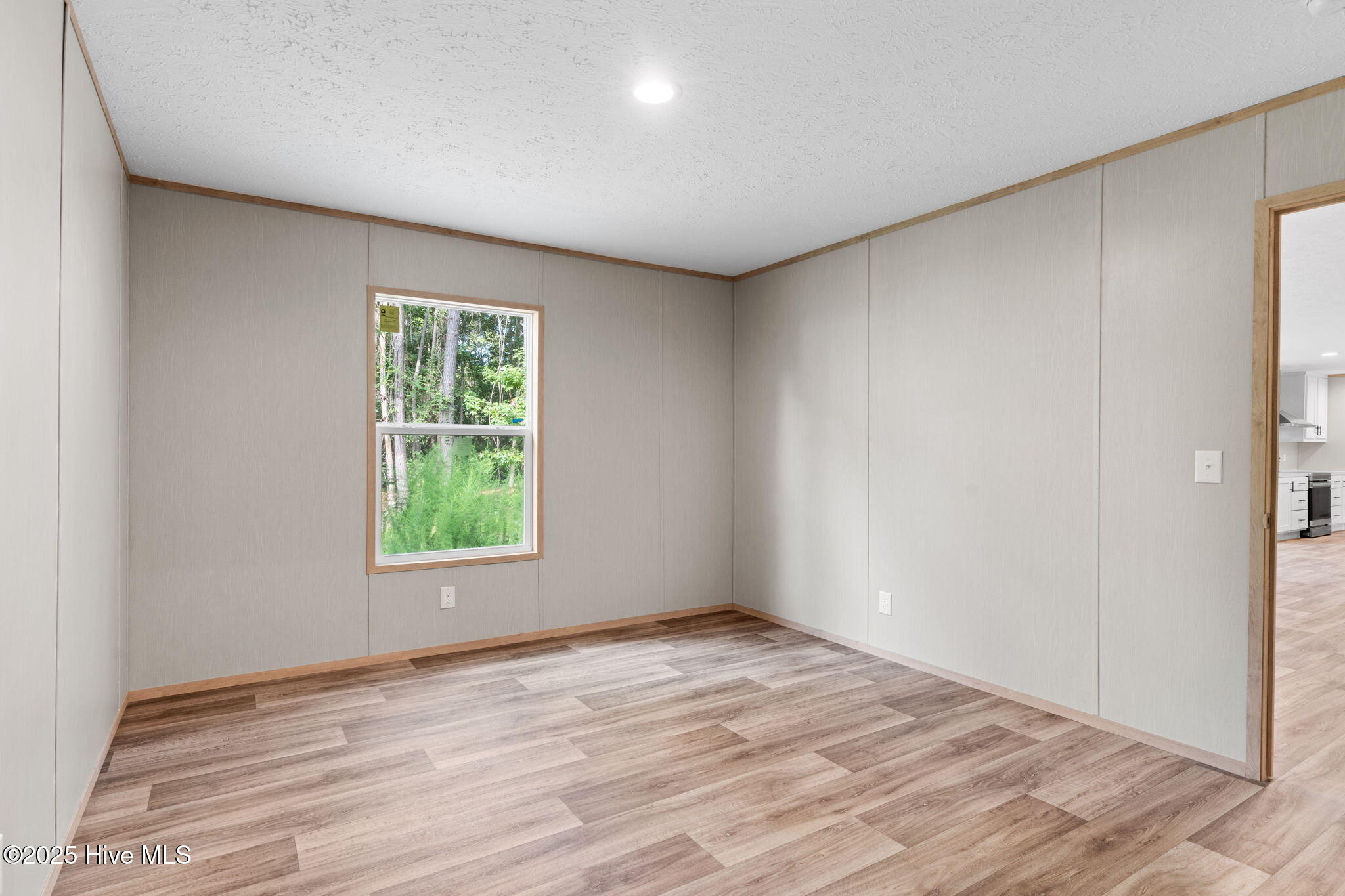 100547608 | Photo 21