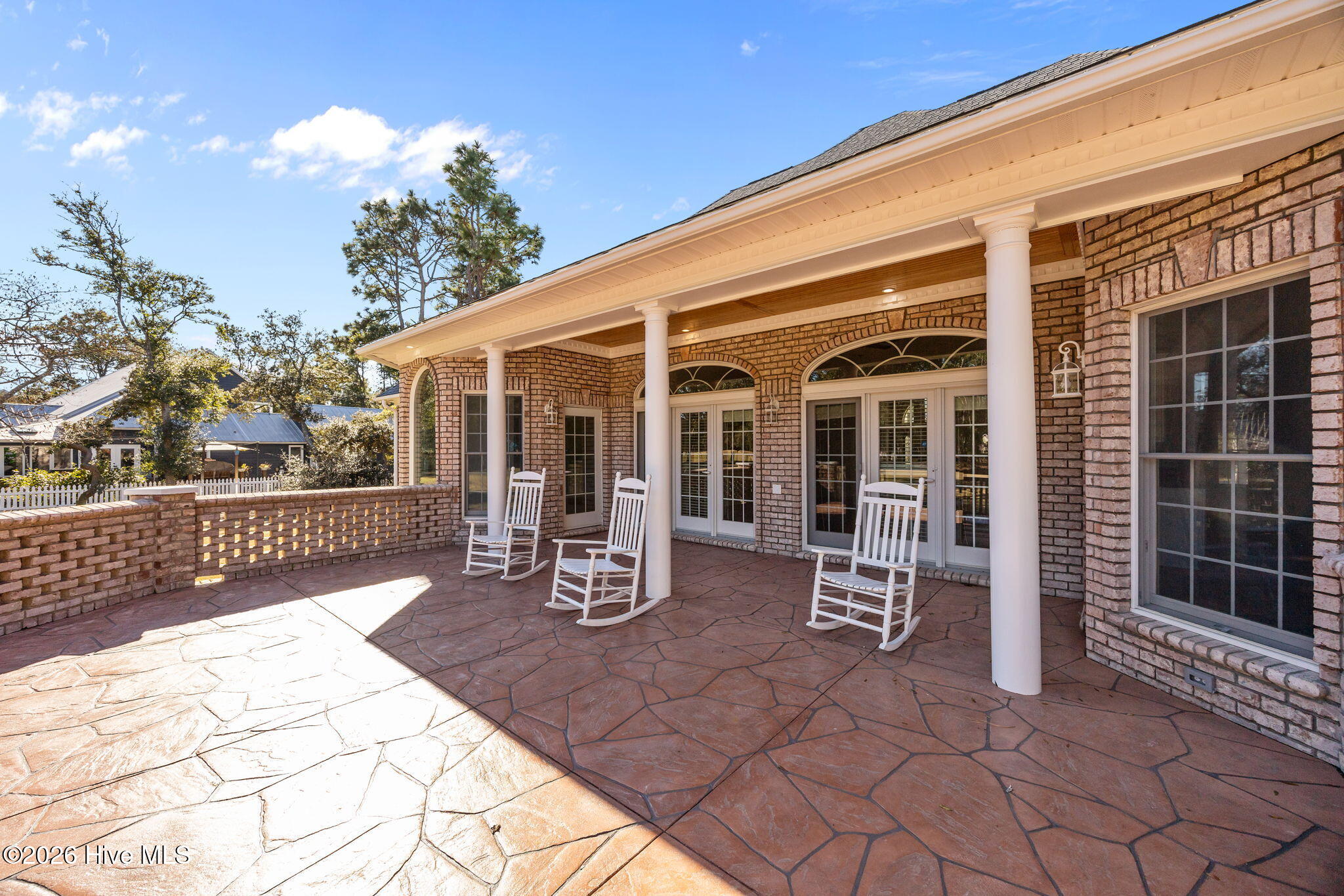 100548022 | Photo 39