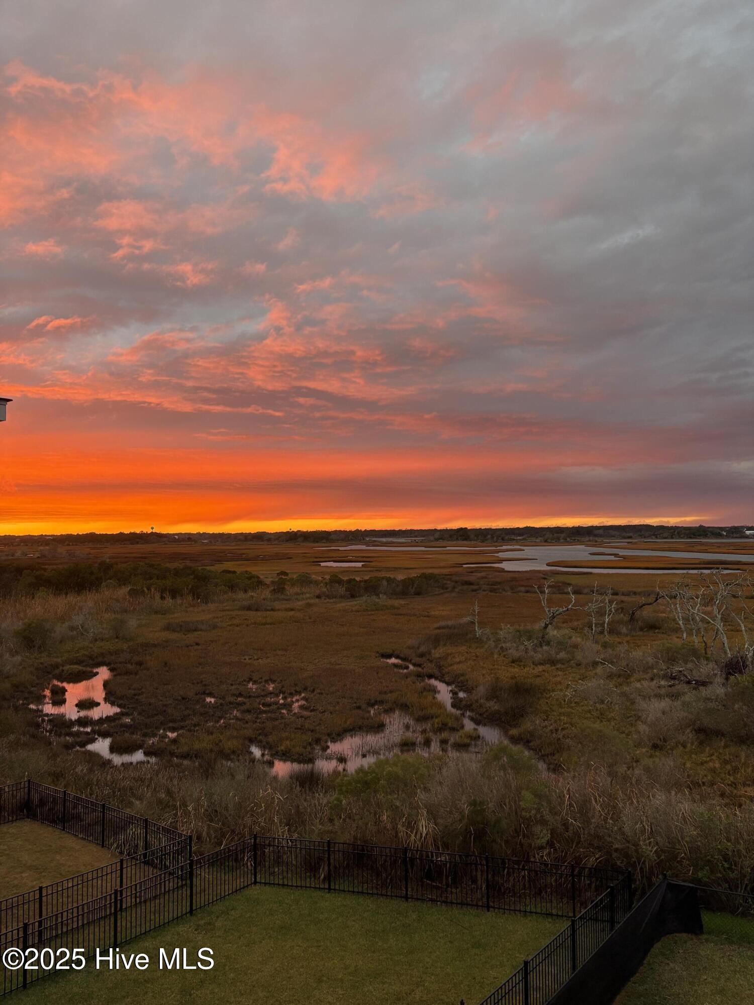 100538733 | Photo 65