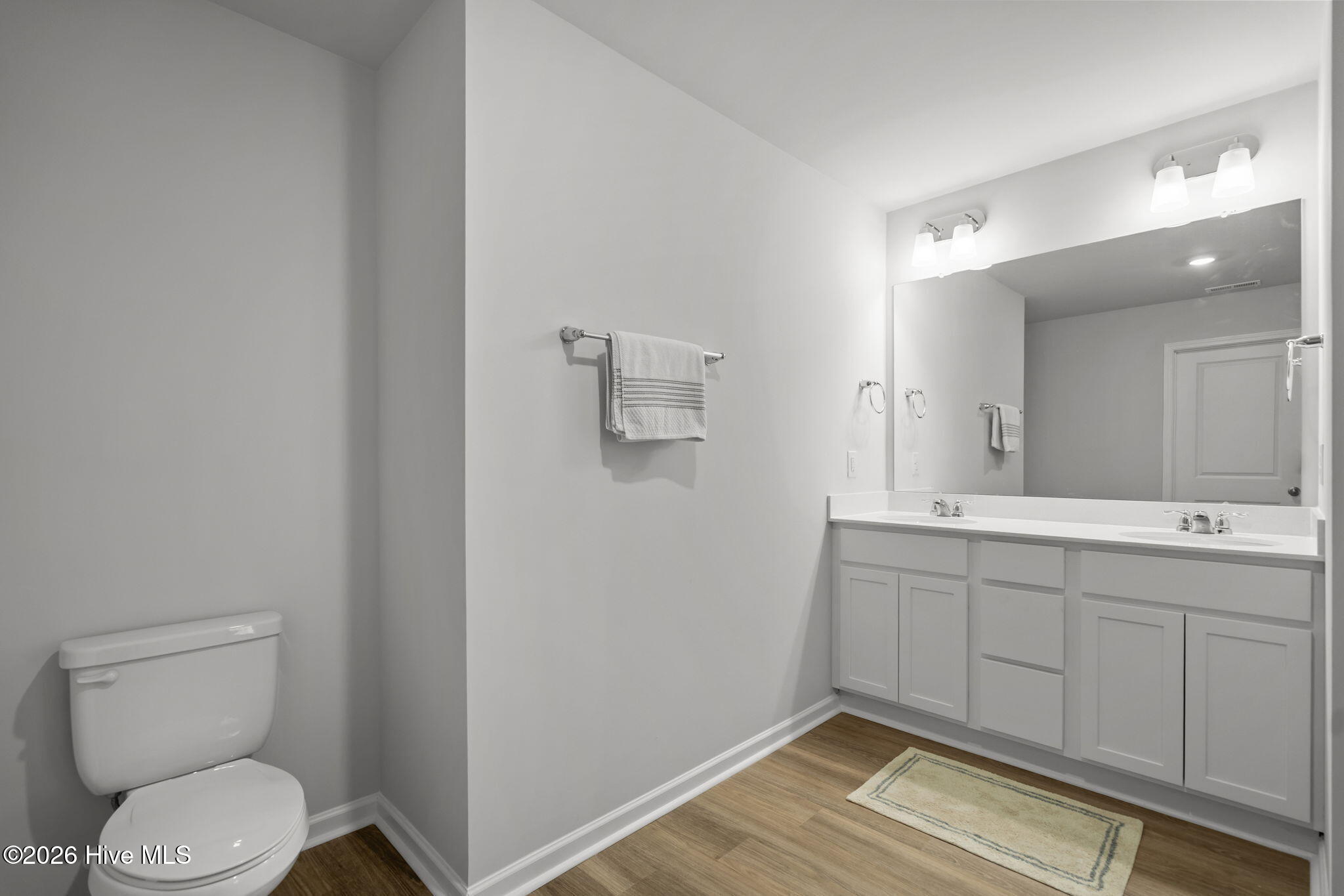 100551005 | Photo 16