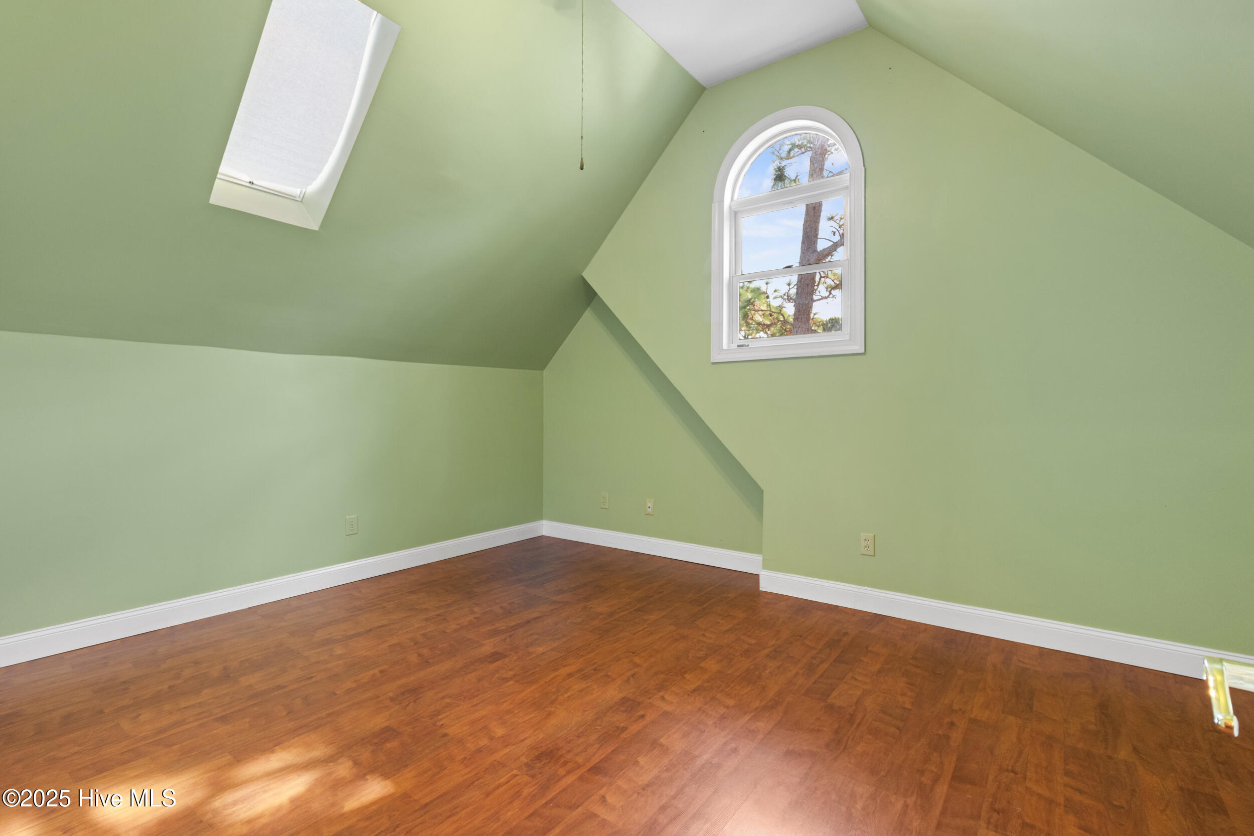 100531940 | Photo 52