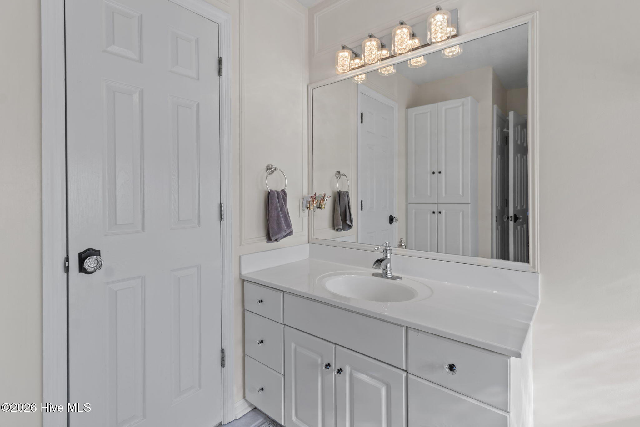 100561943 | Photo 25