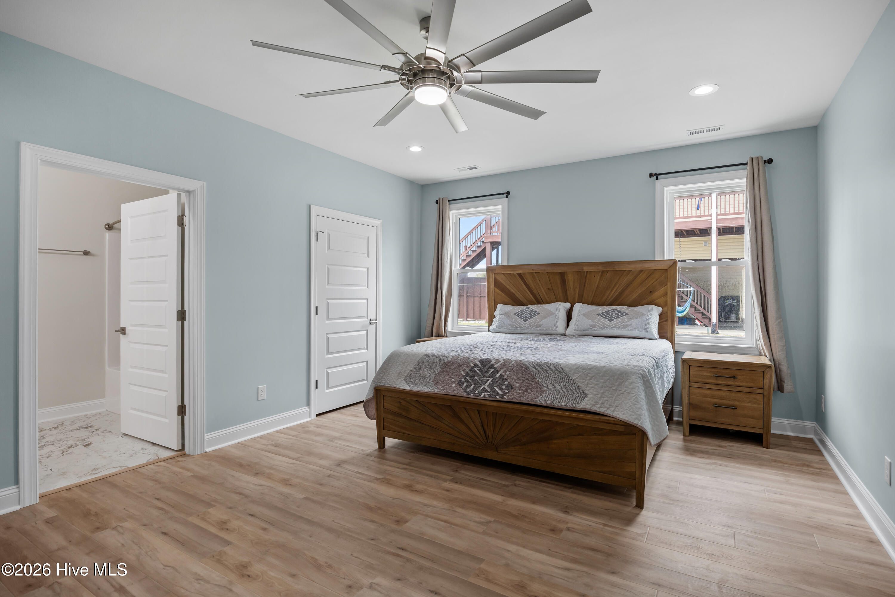 104 E Seaview Drive, Emerald Isle, NC, 28594