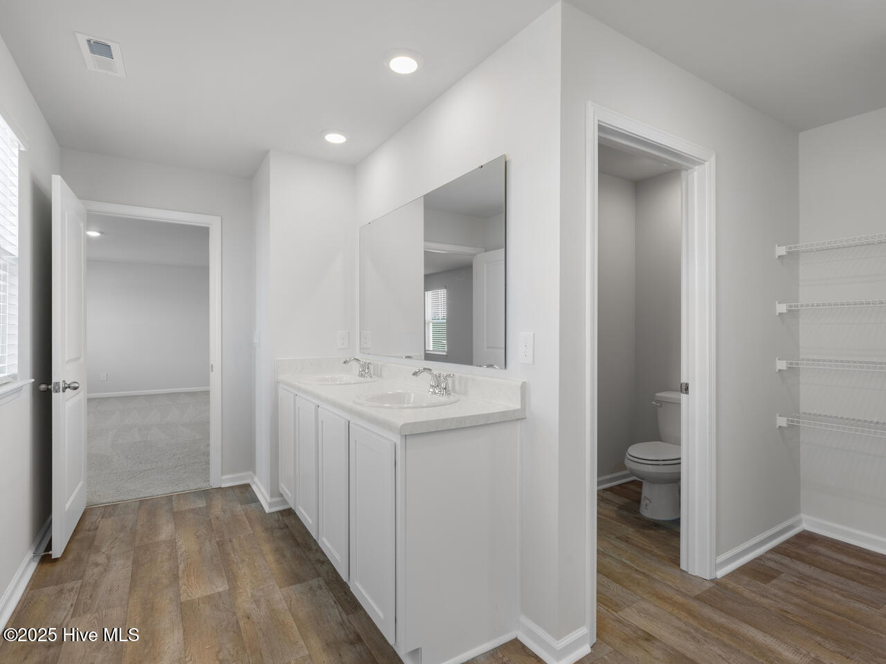 100541496 | Photo 25