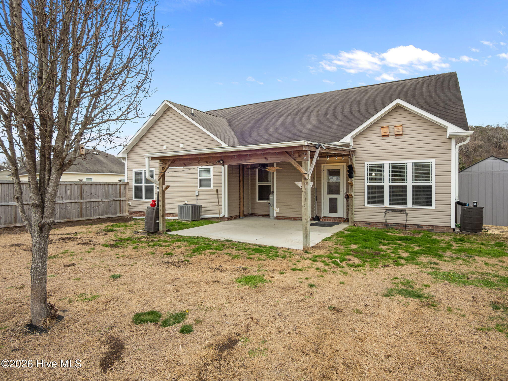 100552892 | Photo 33