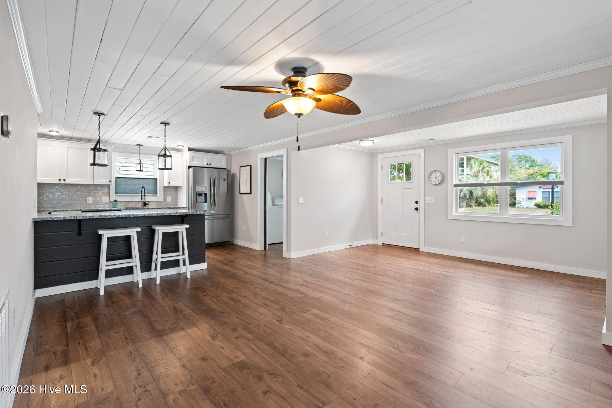 100568132 | Photo 13