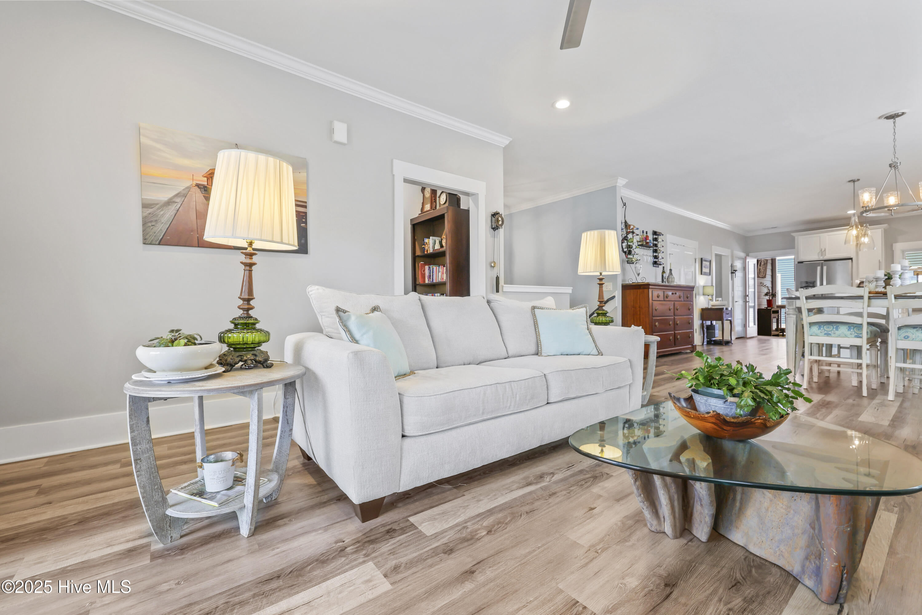 100536378 | Photo 13