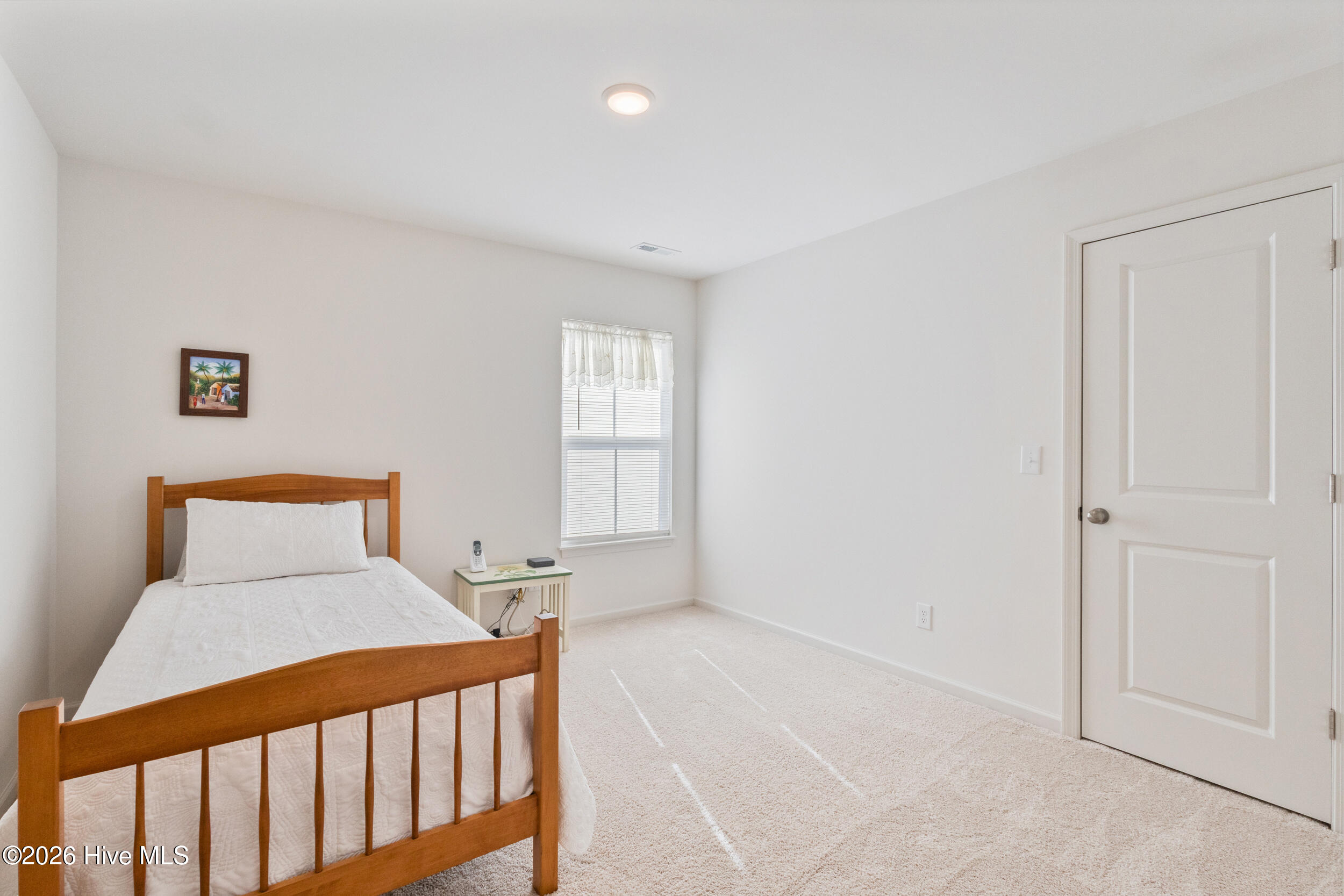 100549319 | Photo 36