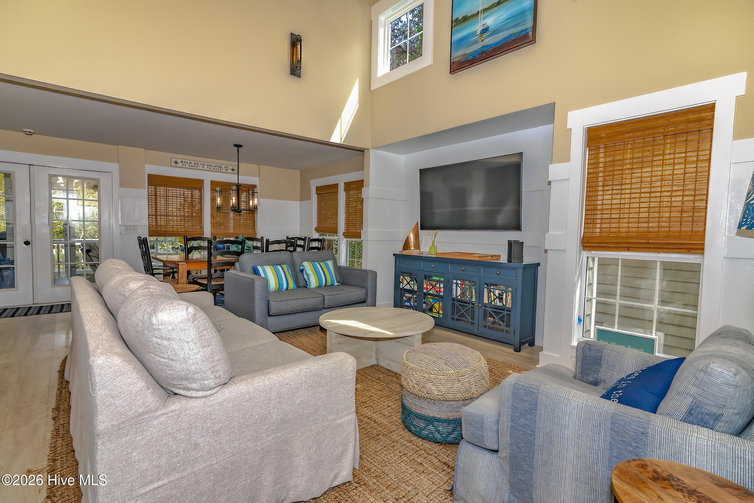 100557285 | Photo 12