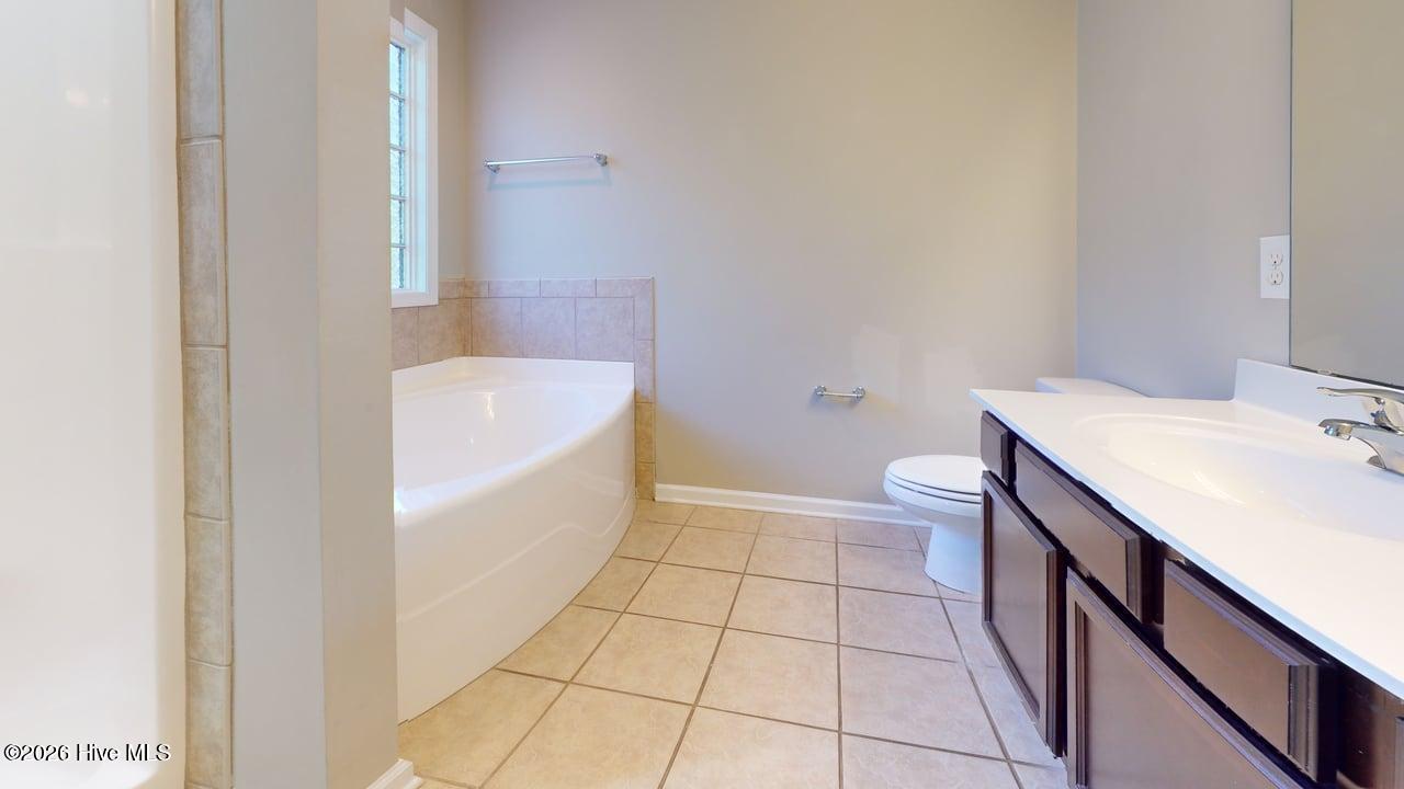 100569365 | Photo 17