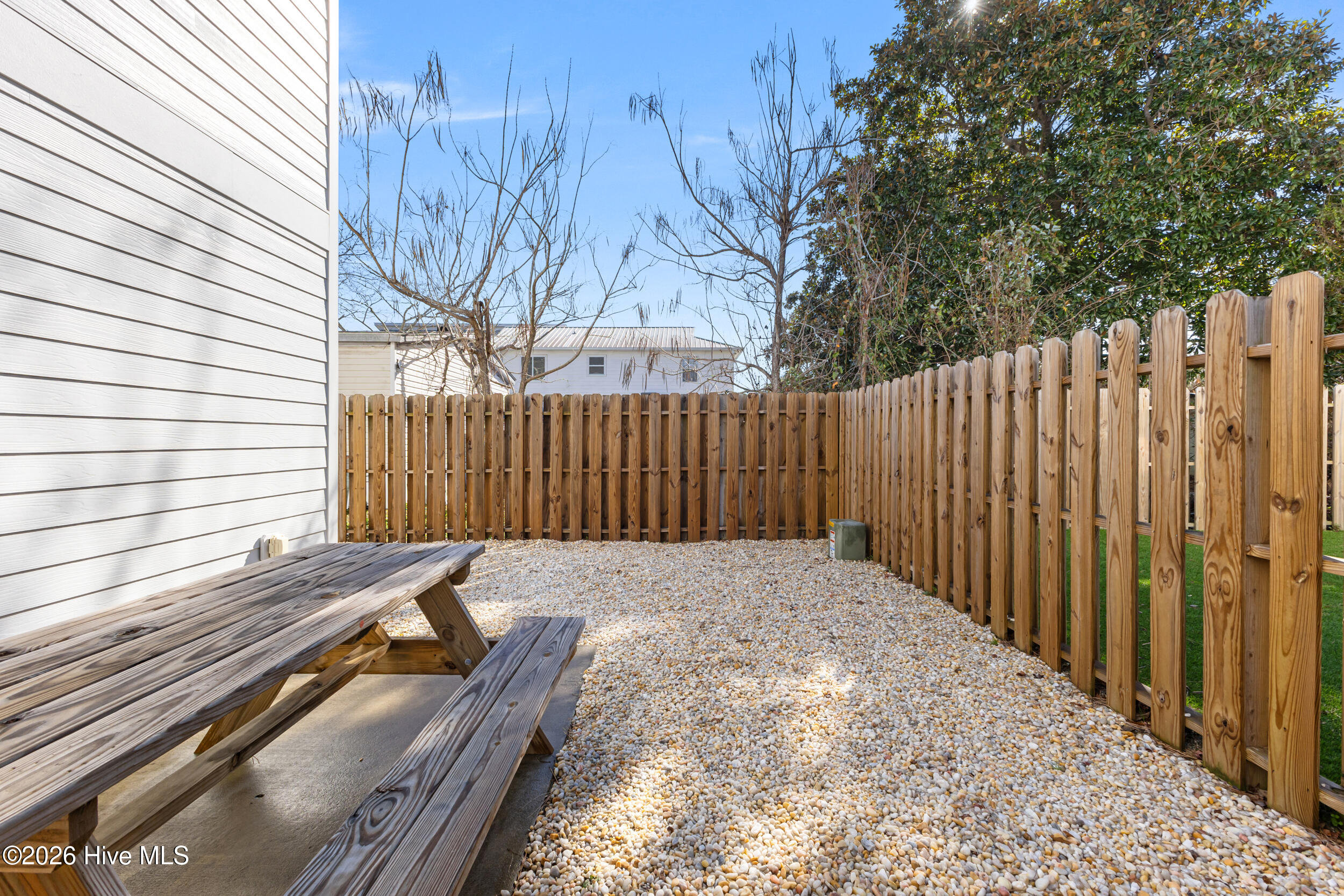 100557840 | Photo 29