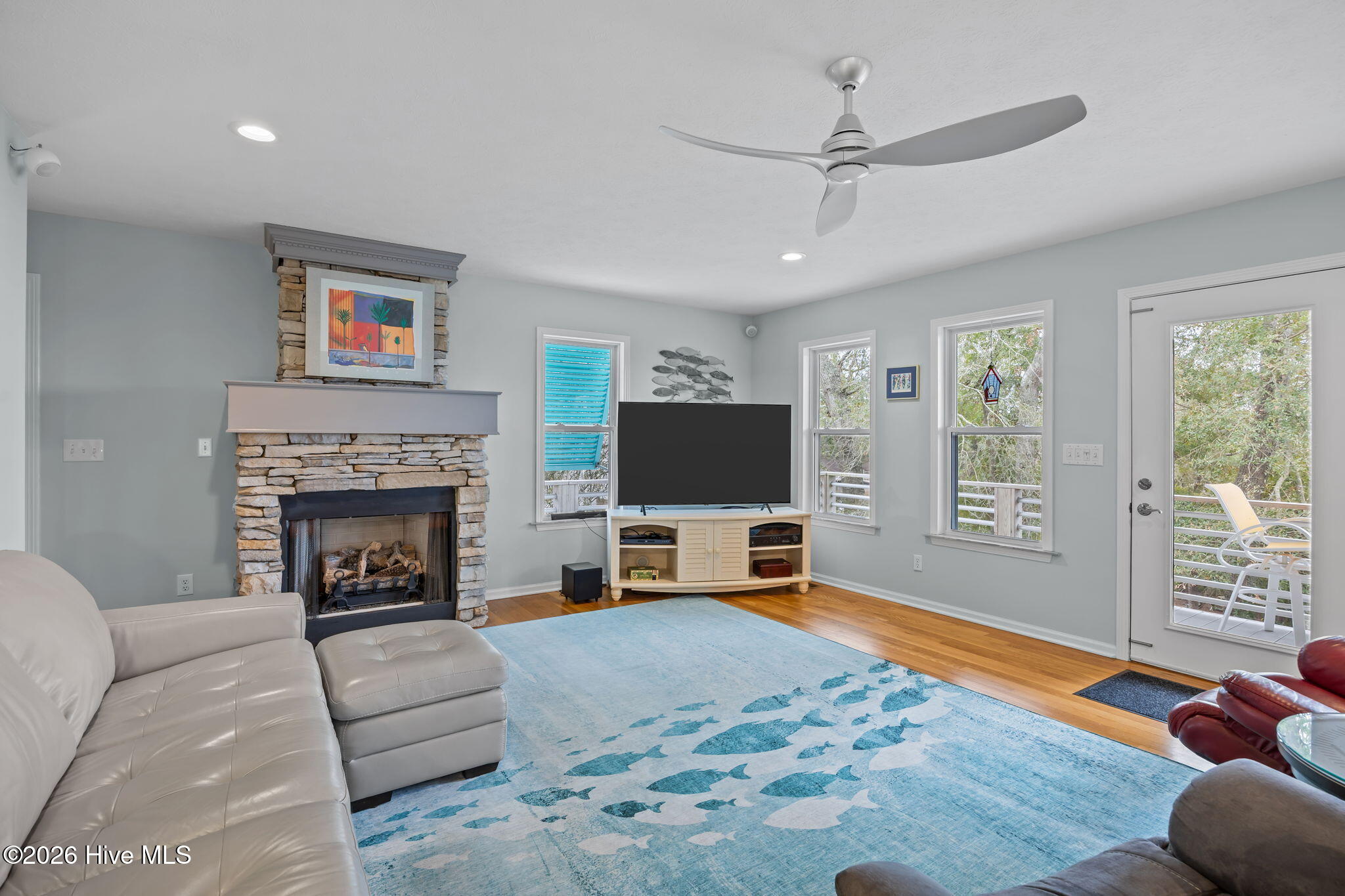 100558416 | Photo 16