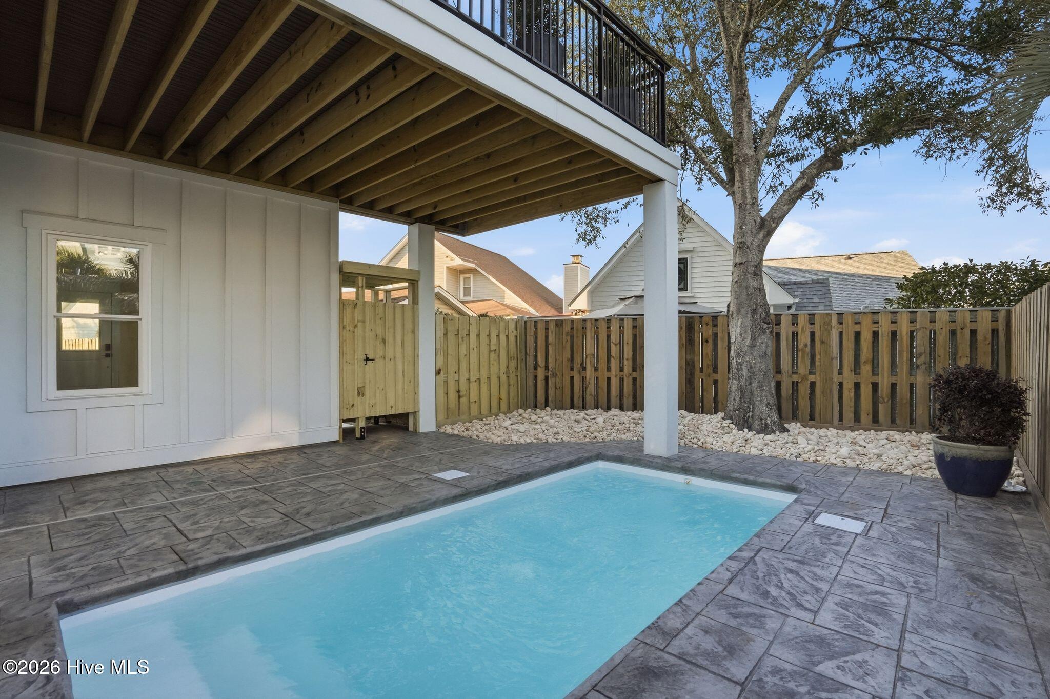 100554996 | Photo 86