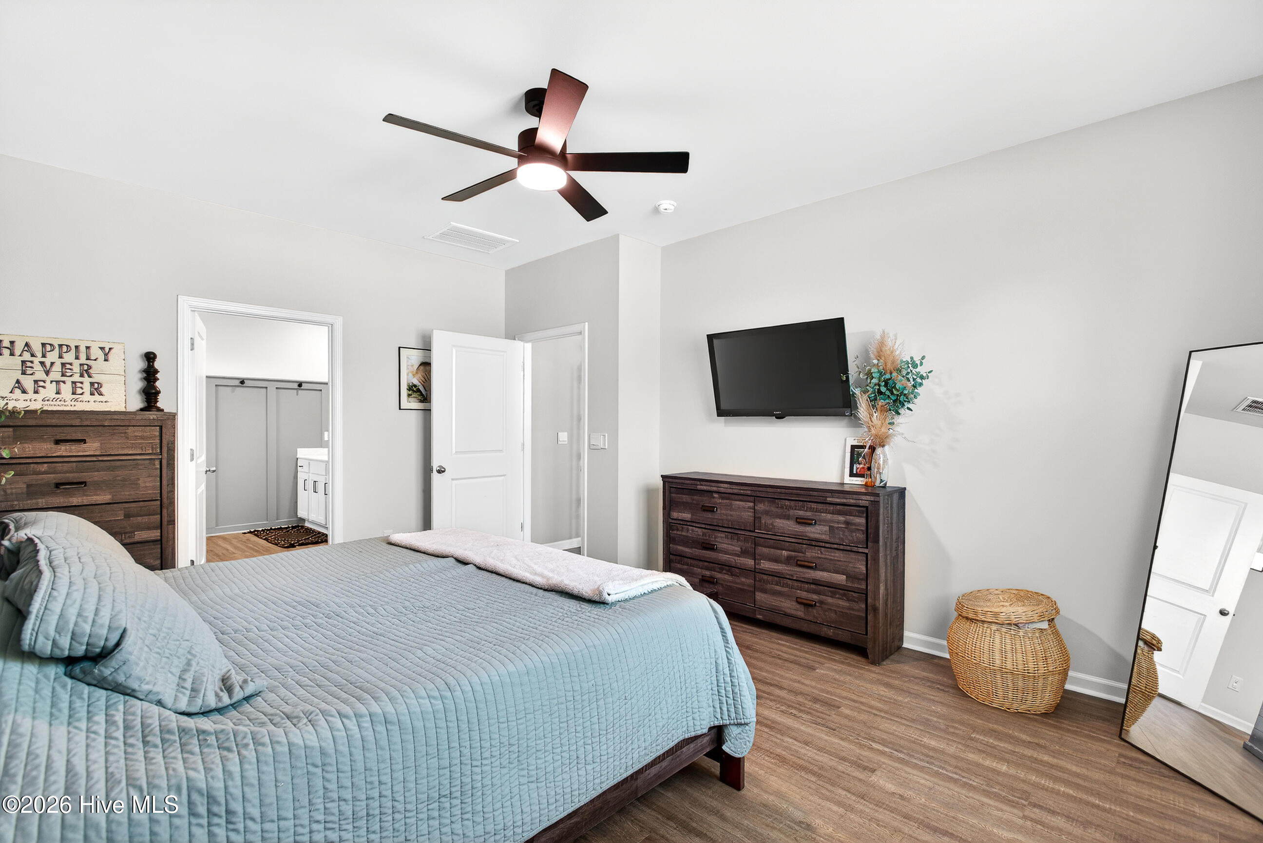 100565629 | Photo 13