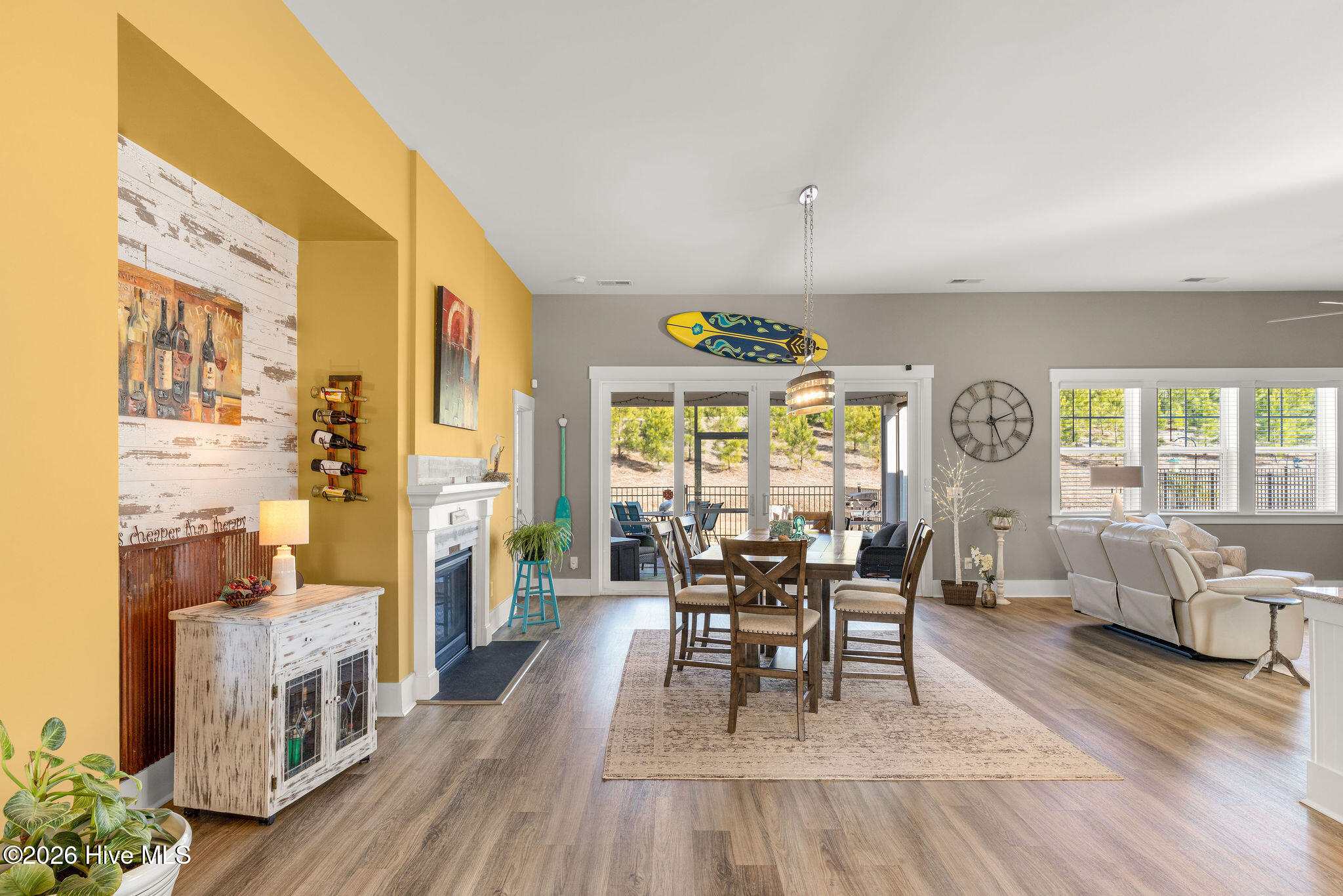 100554003 | Photo 16