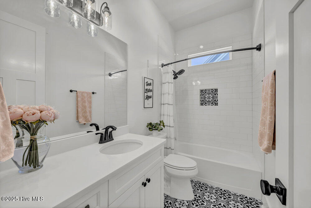 100537474 | Photo 12