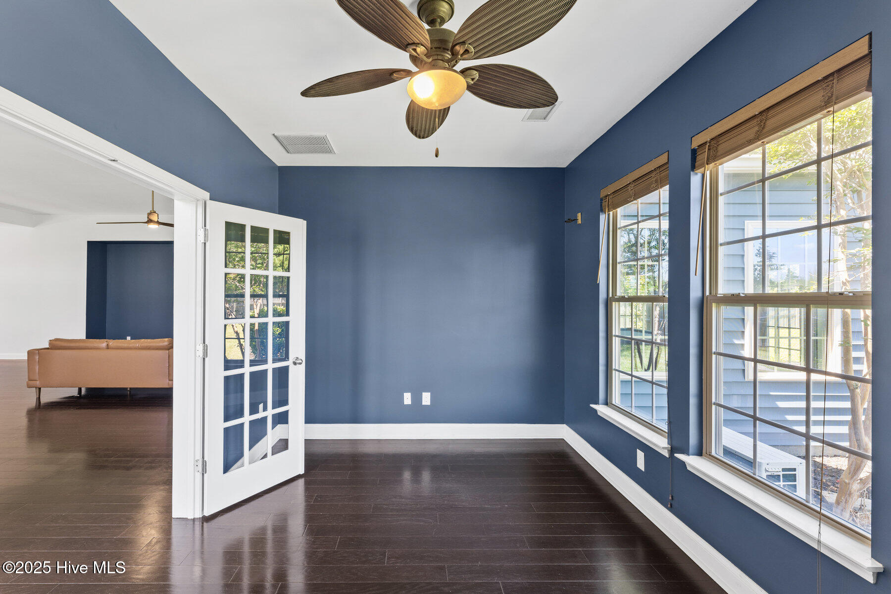 100521080 | Photo 16