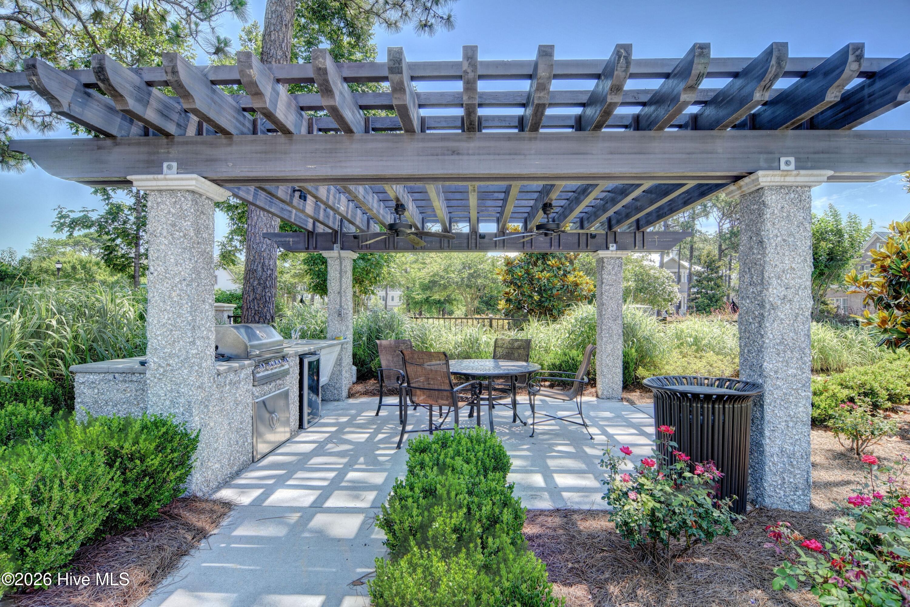 100549123 | Photo 42