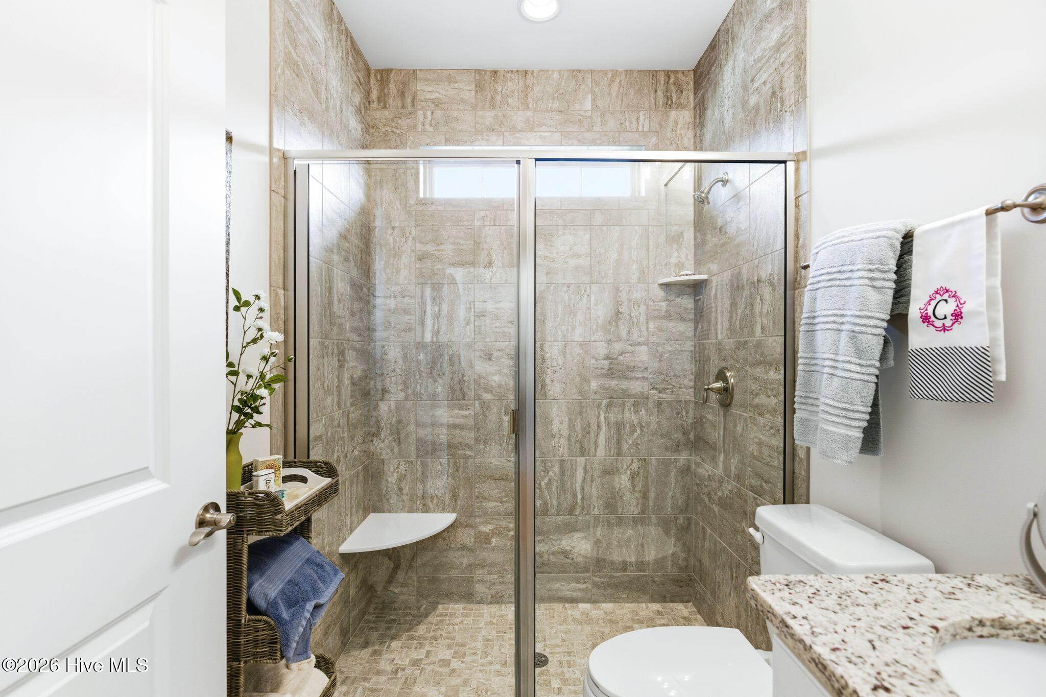 100564564 | Photo 28