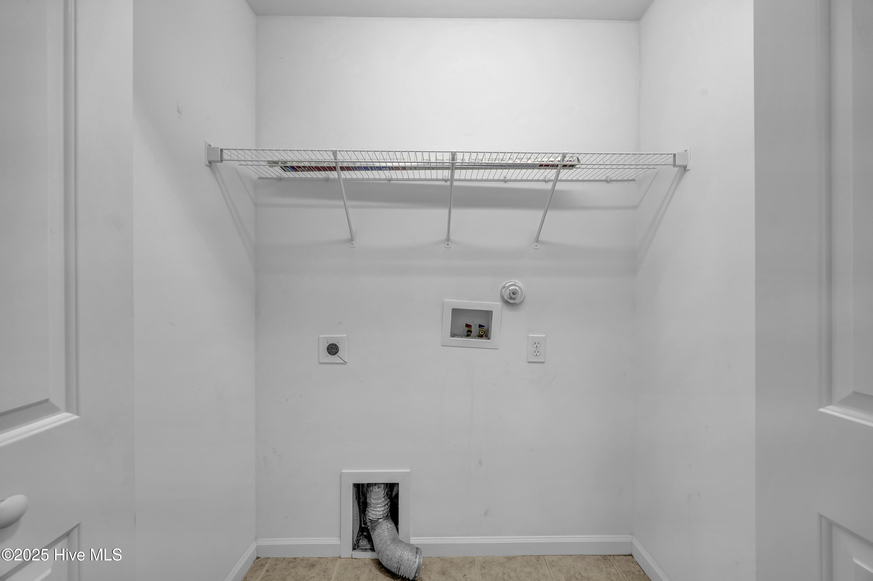 100538265 | Photo 16