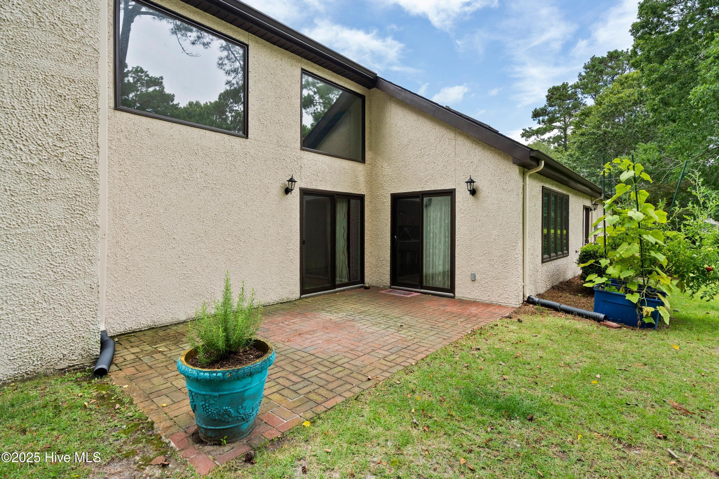 100517106 | Photo 43