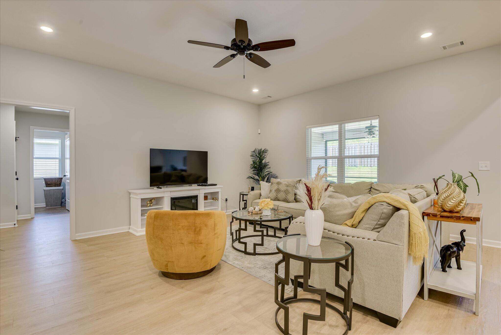 09-109-DSC_3395LRenfuse