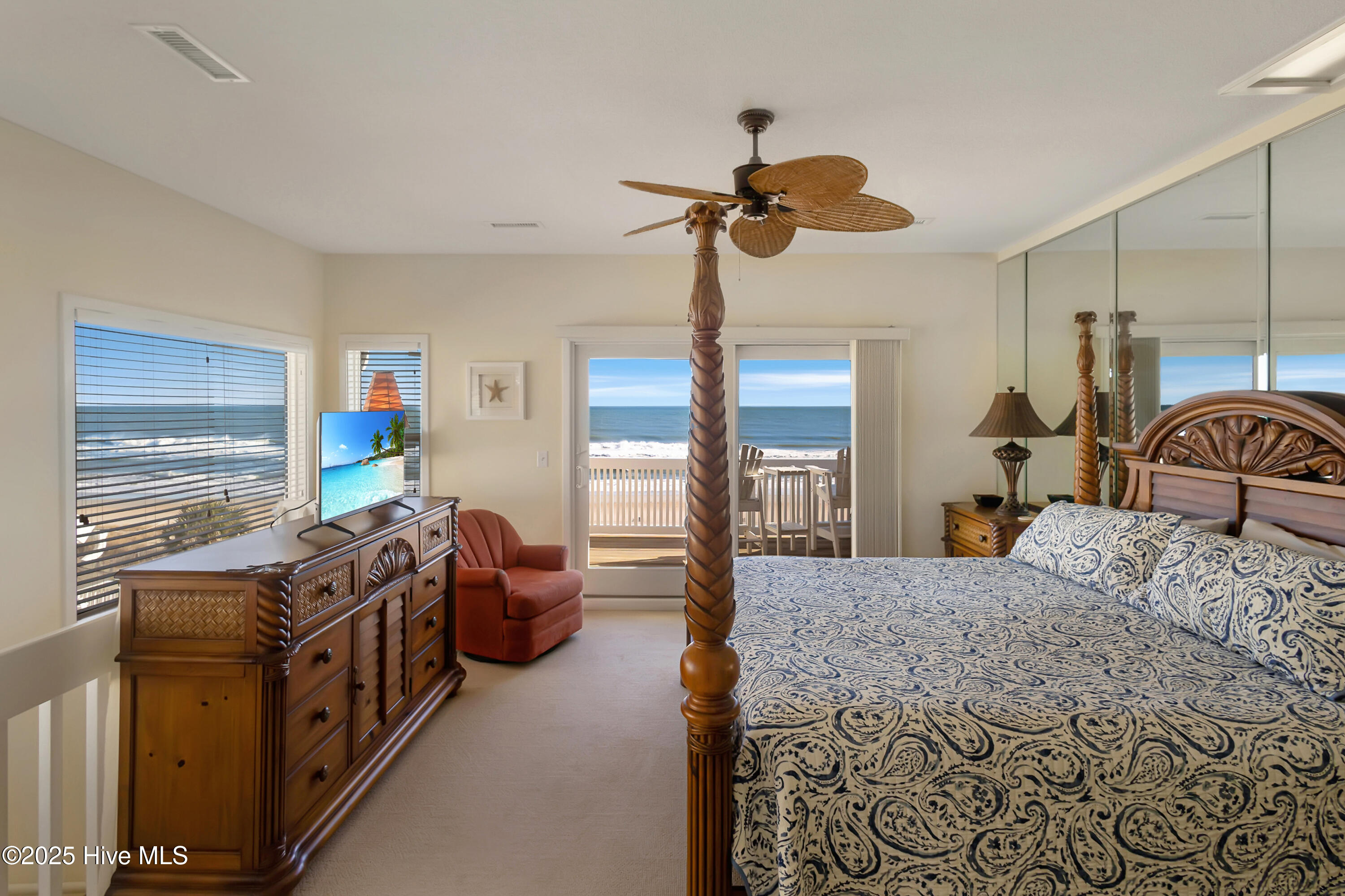 100547069 | Photo 18