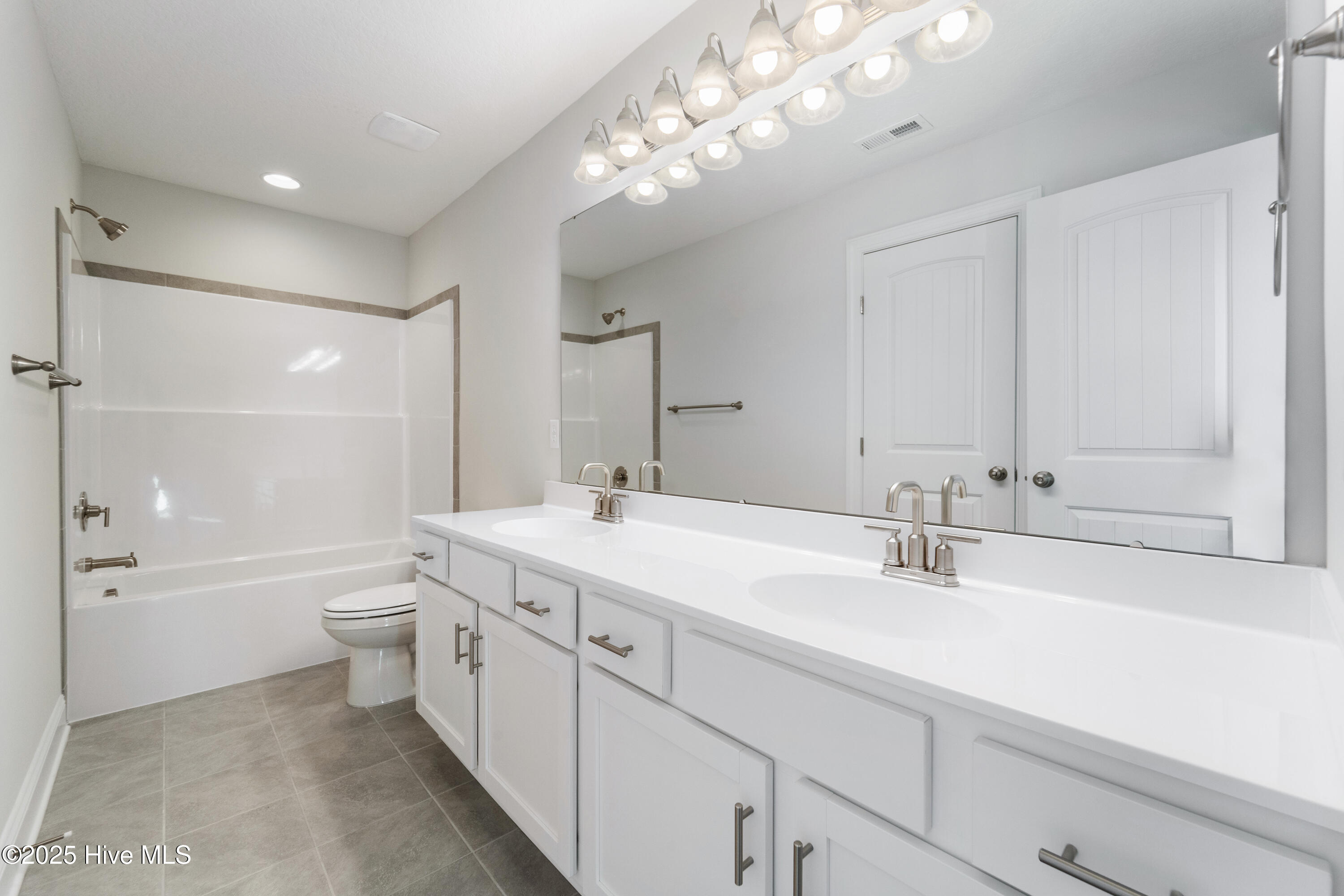 100512578 | Photo 24