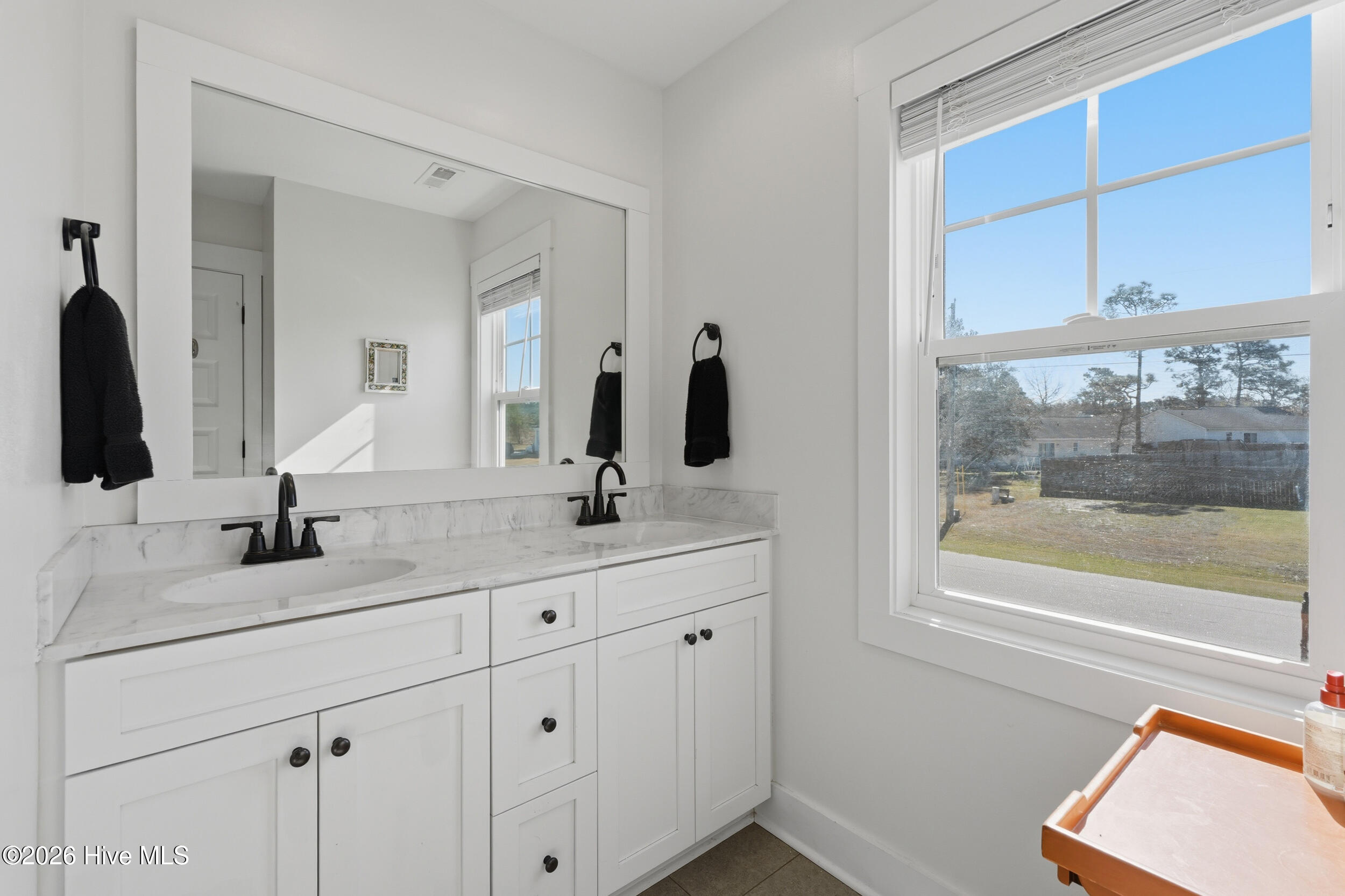 100562917 | Photo 37