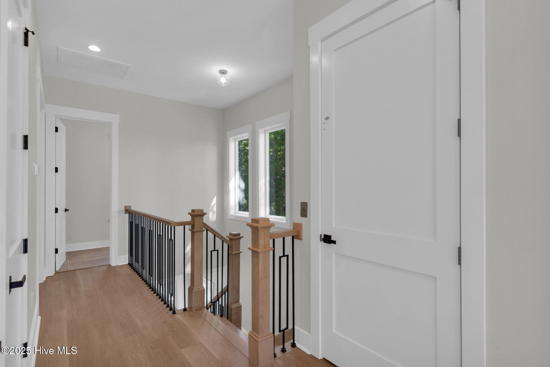 100539388 | Photo 37