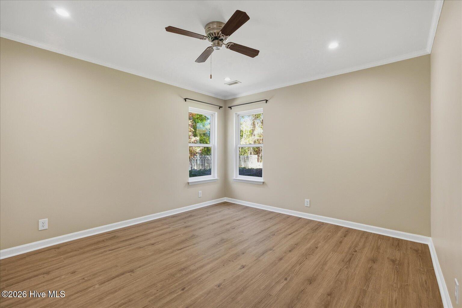 100564069 | Photo 20