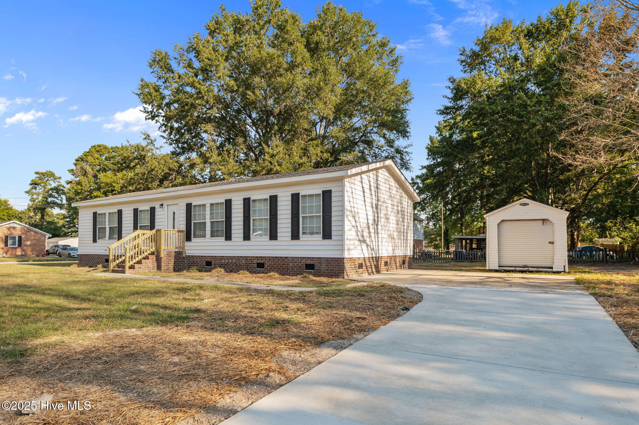 Homes for sale in Greenville, NC | 206 Woodside Rd, Greenville, NC 27834 | MLS# 100529516