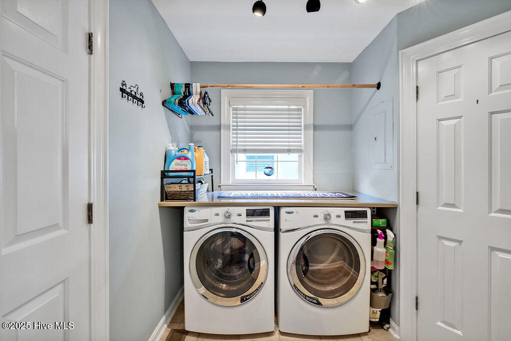 100515391 | Photo 18